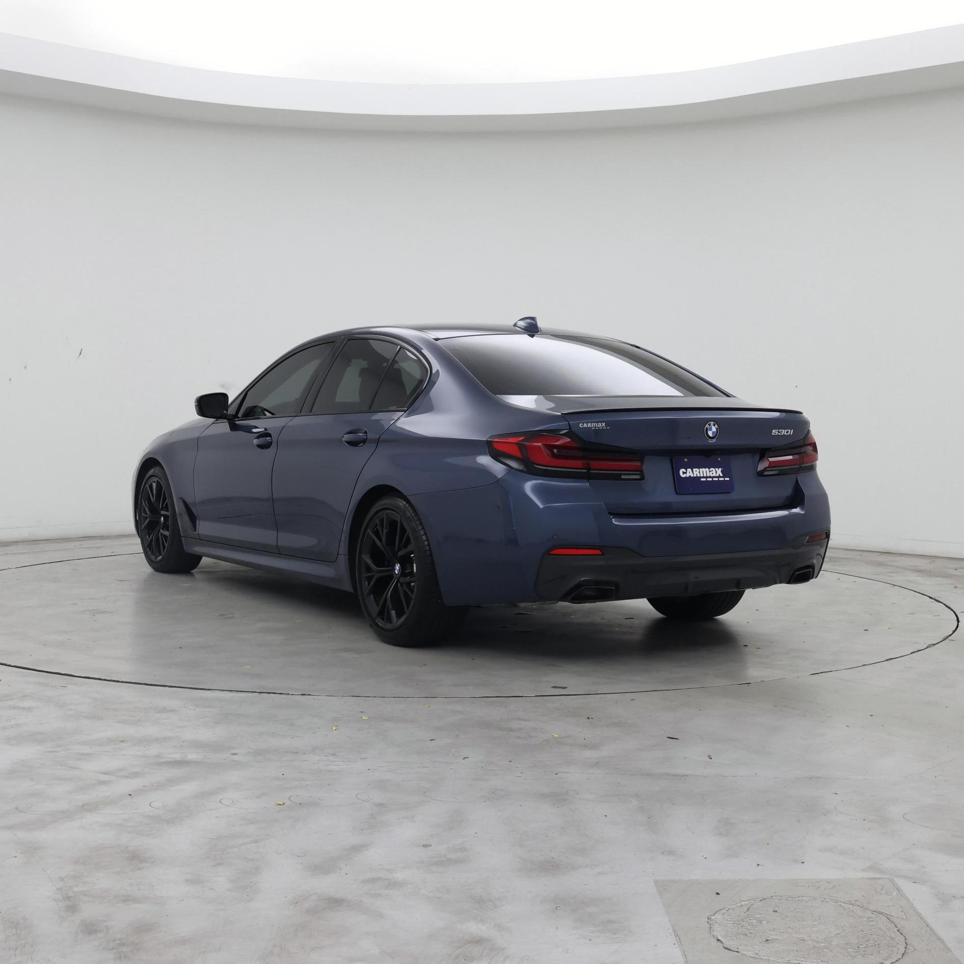 Thumbnail: 2023 BMW 5 Series - 2