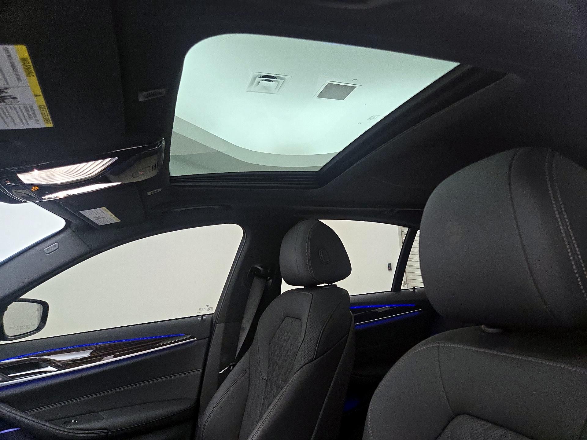 Thumbnail: 2023 BMW 5 Series - 20