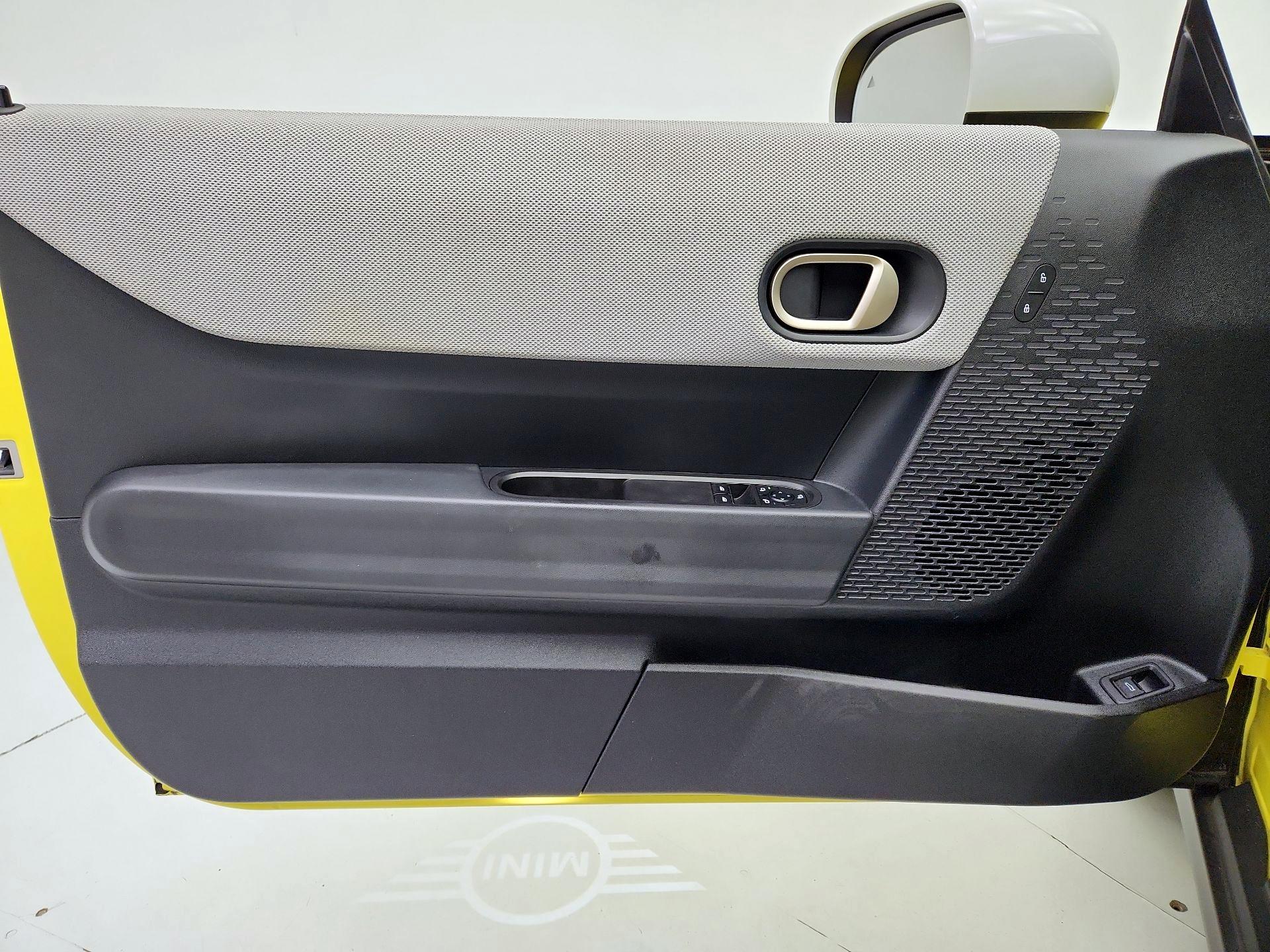 Thumbnail: 2025 MINI Cooper Hardtop - 12
