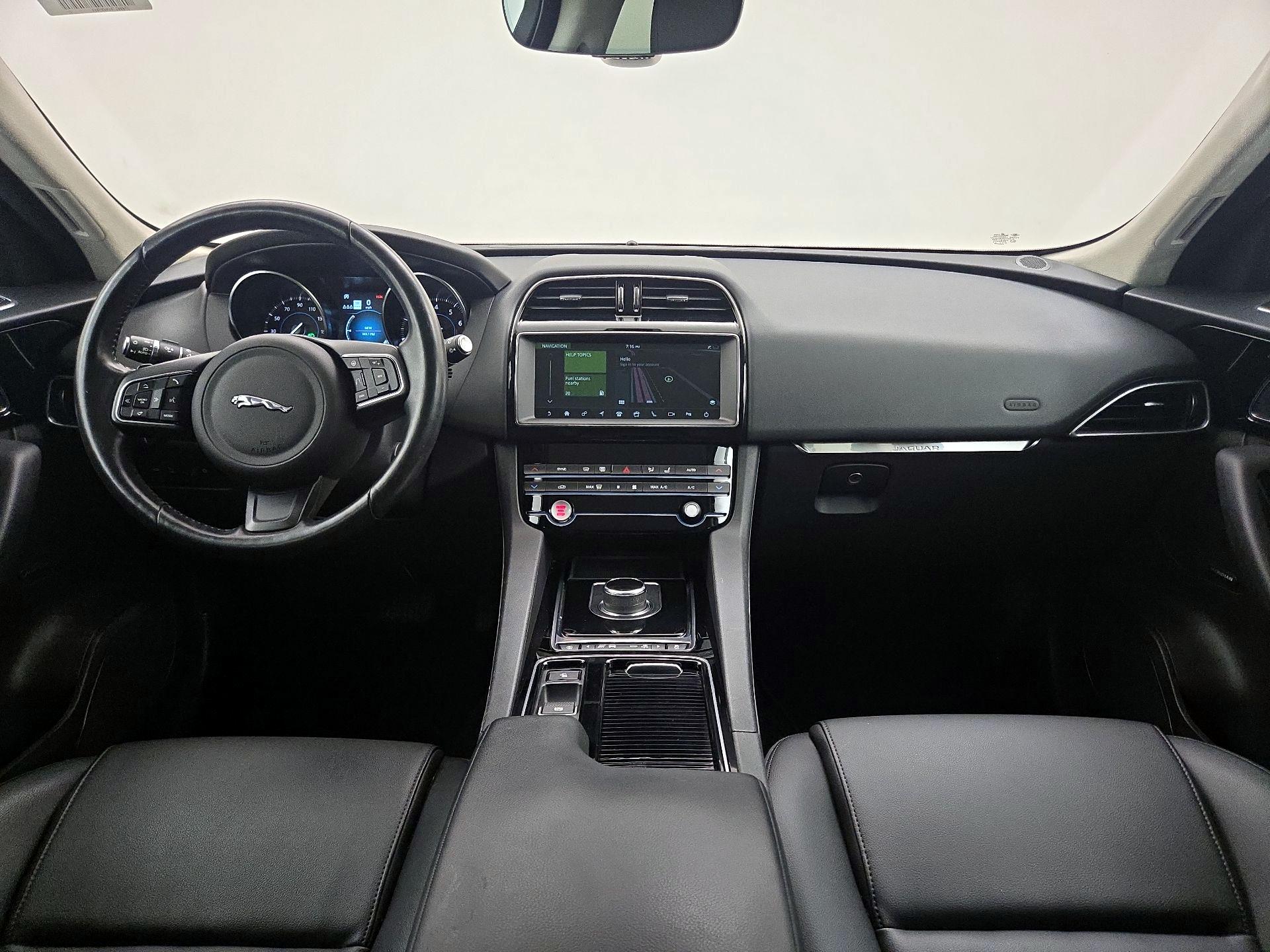 Thumbnail: 2020 Jaguar F-Pace - 9