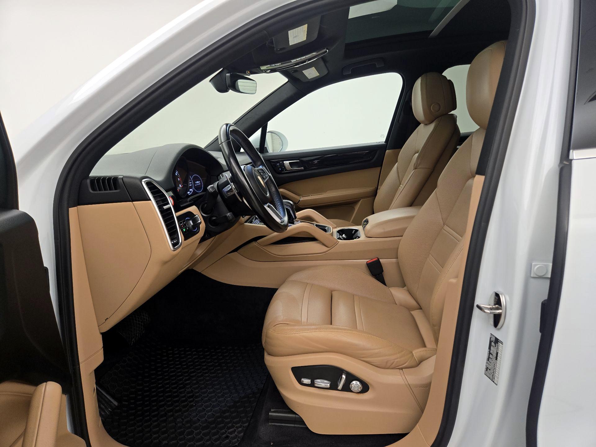 Thumbnail: 2020 Porsche Cayenne - 11