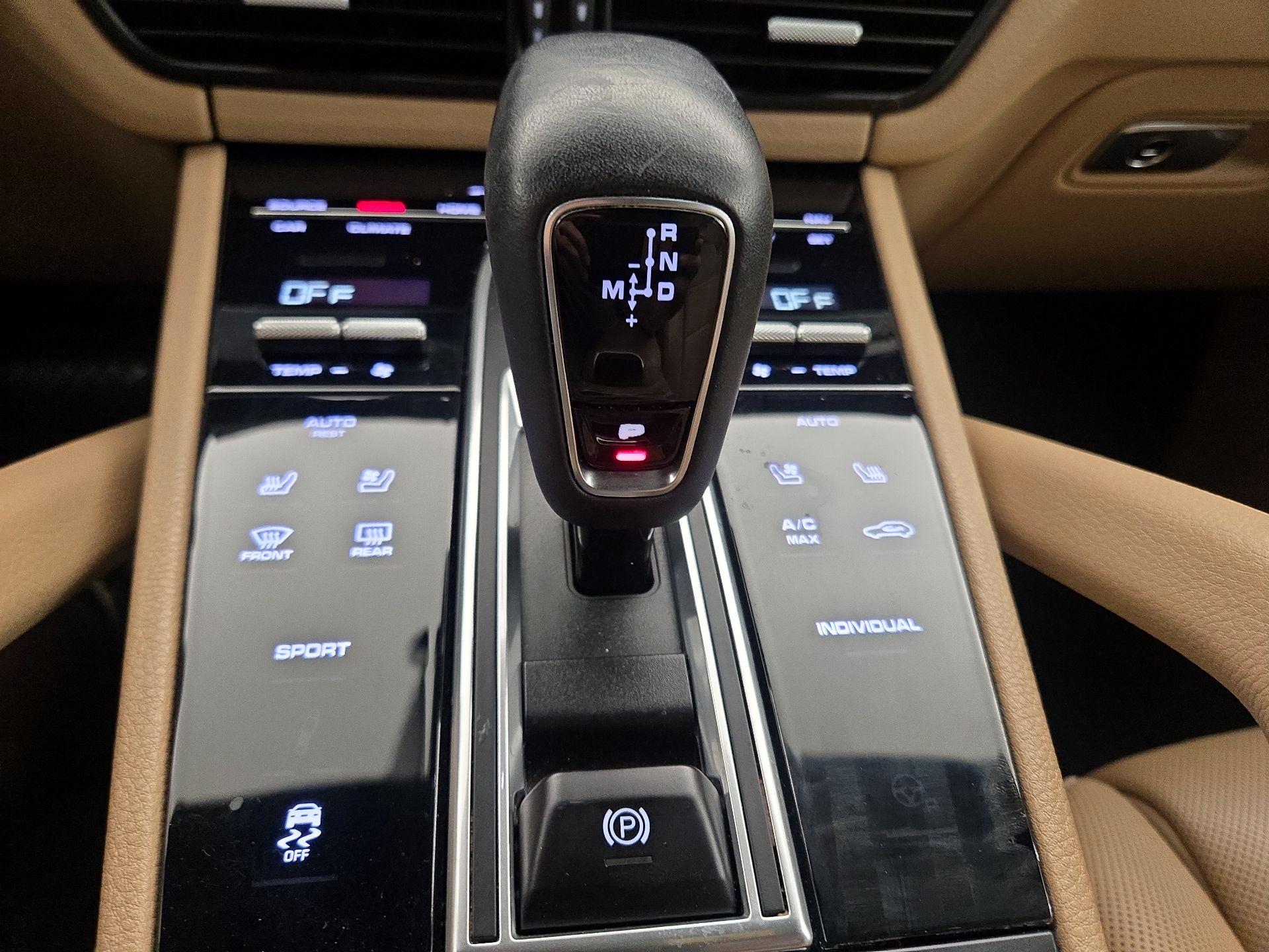 Thumbnail: 2020 Porsche Cayenne - 18
