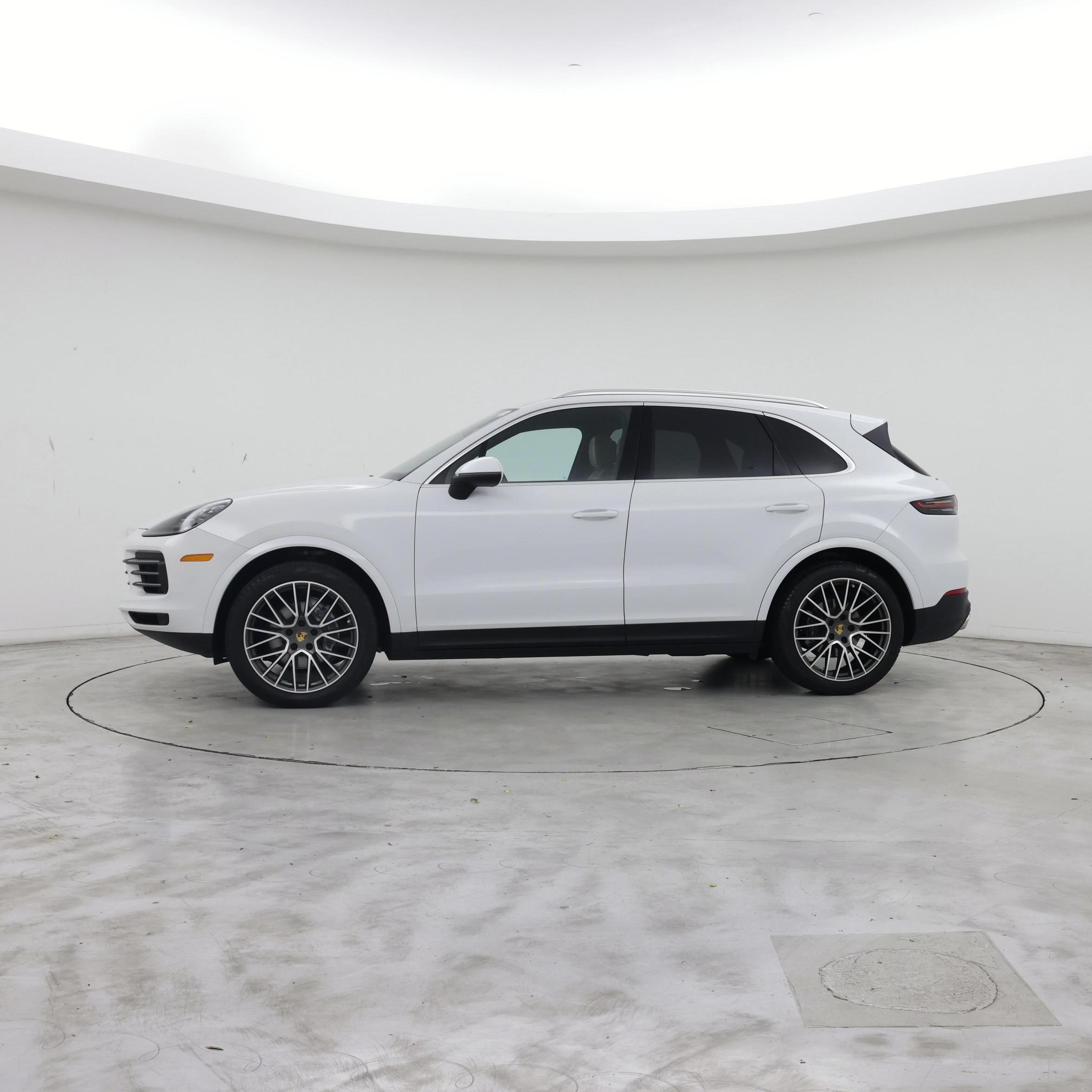 Thumbnail: 2020 Porsche Cayenne - 3