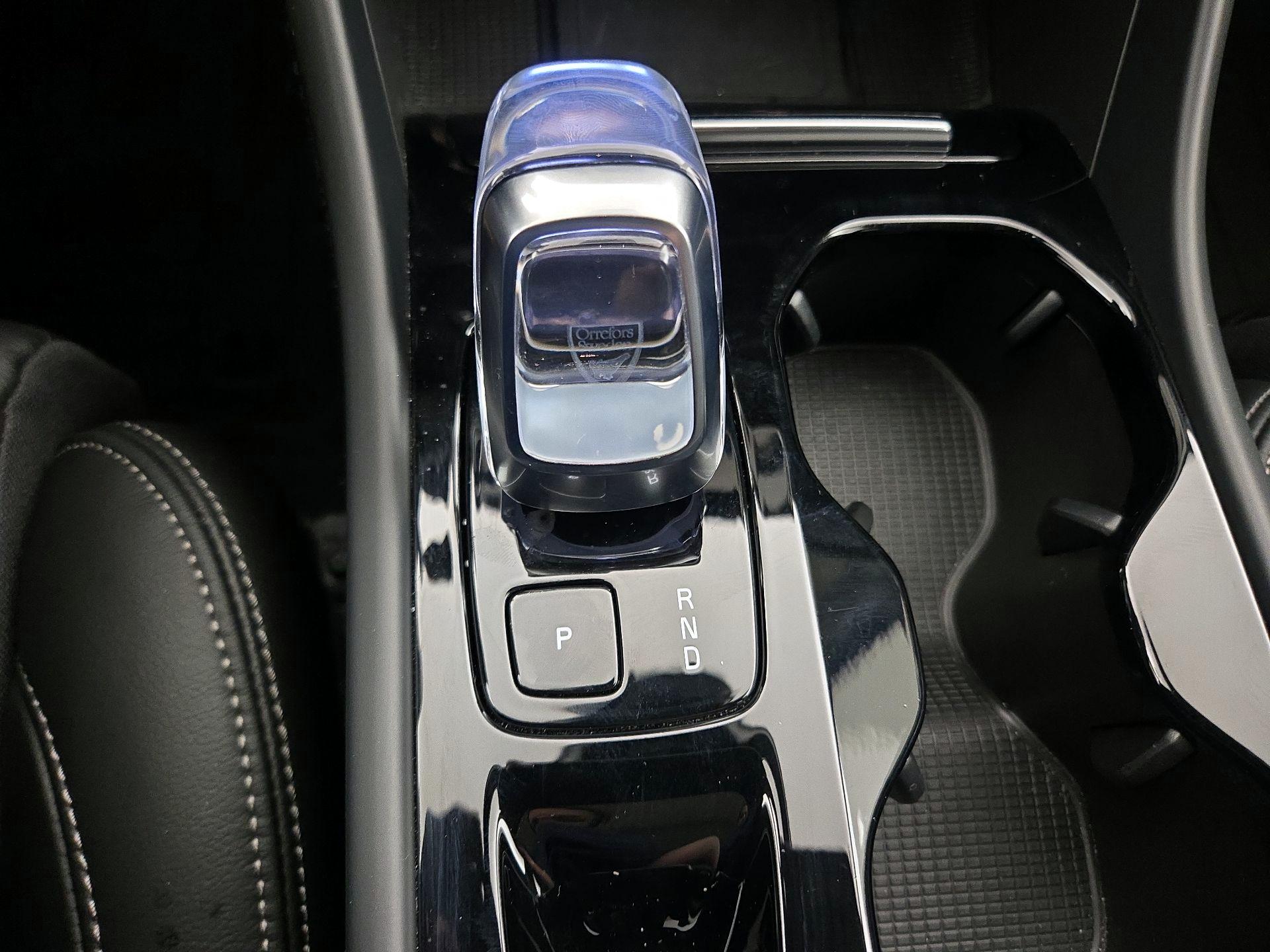 Thumbnail: 2023 Volvo XC40 - 17