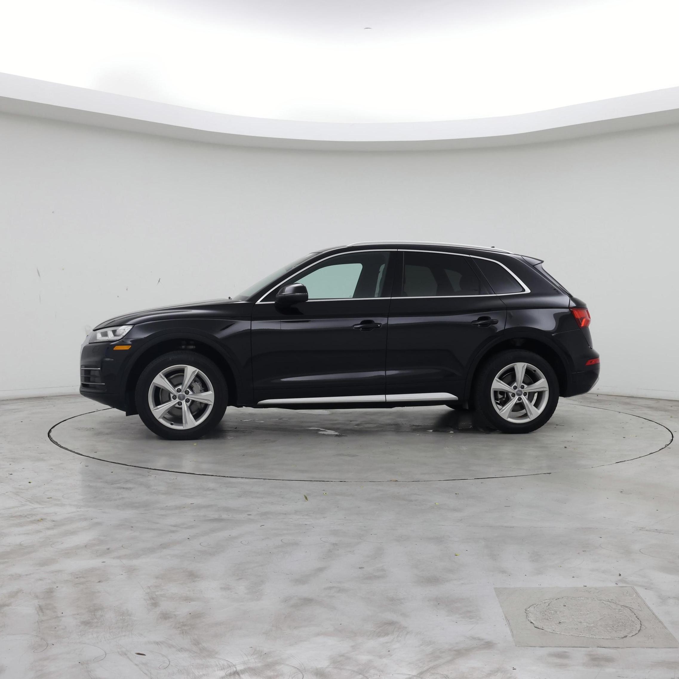 Thumbnail: 2020 Audi Q5 - 3