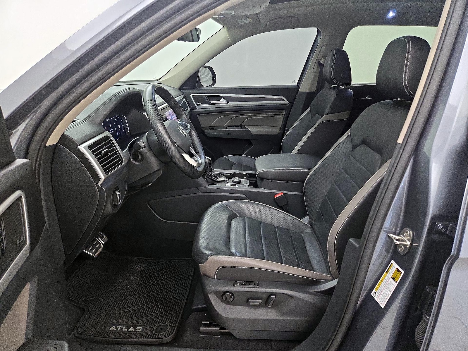 2023 Volkswagen Atlas SEL Premium R-Line - Photo 12