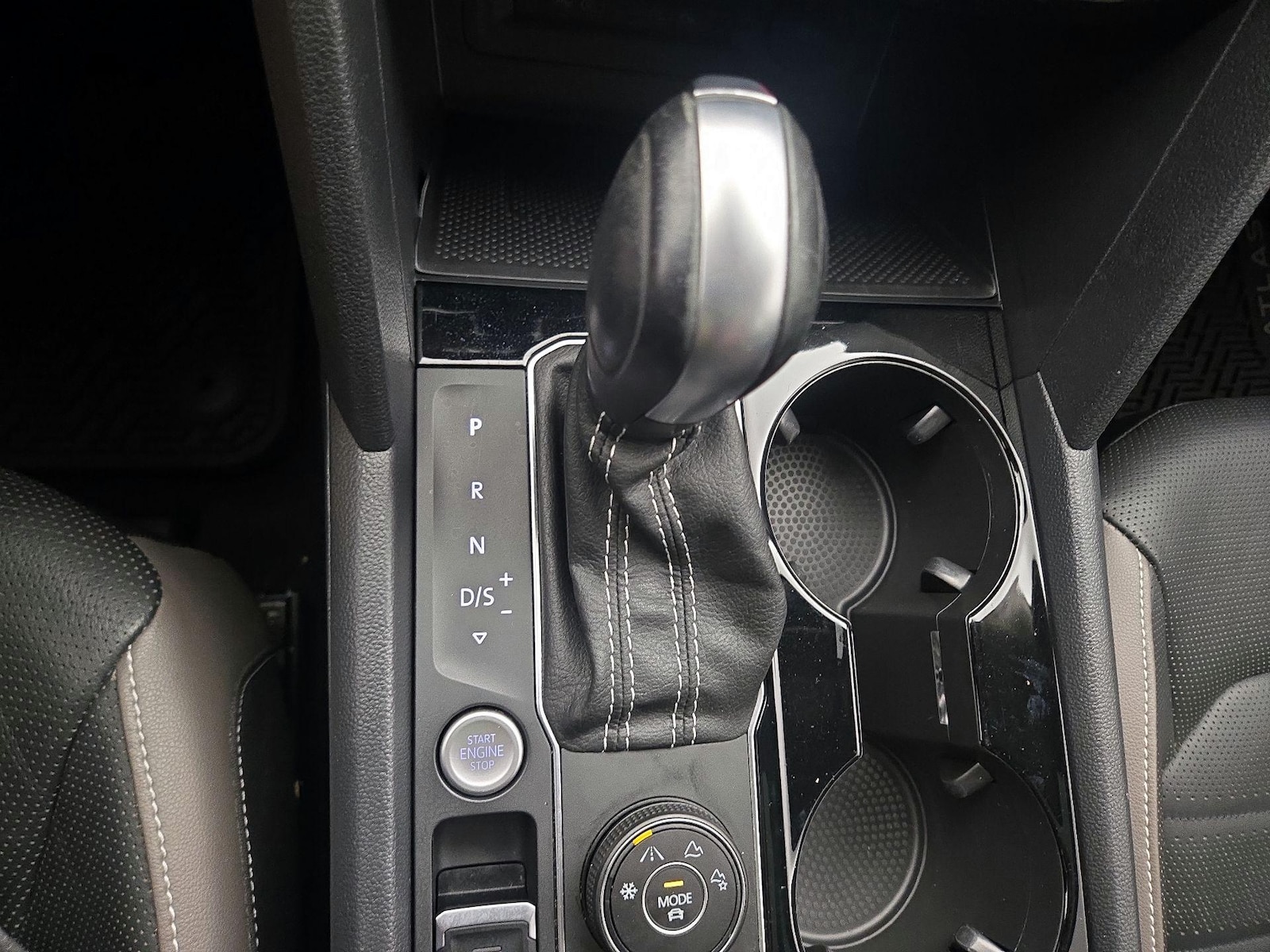2023 Volkswagen Atlas SEL Premium R-Line - Photo 19