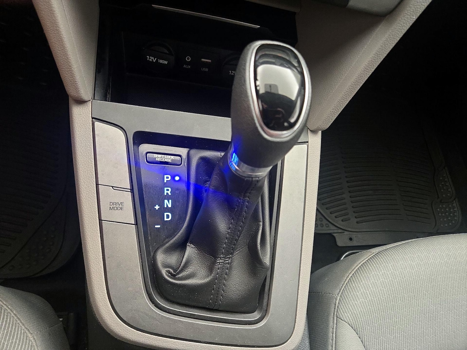 2017 Hyundai Elantra SE - Photo 18