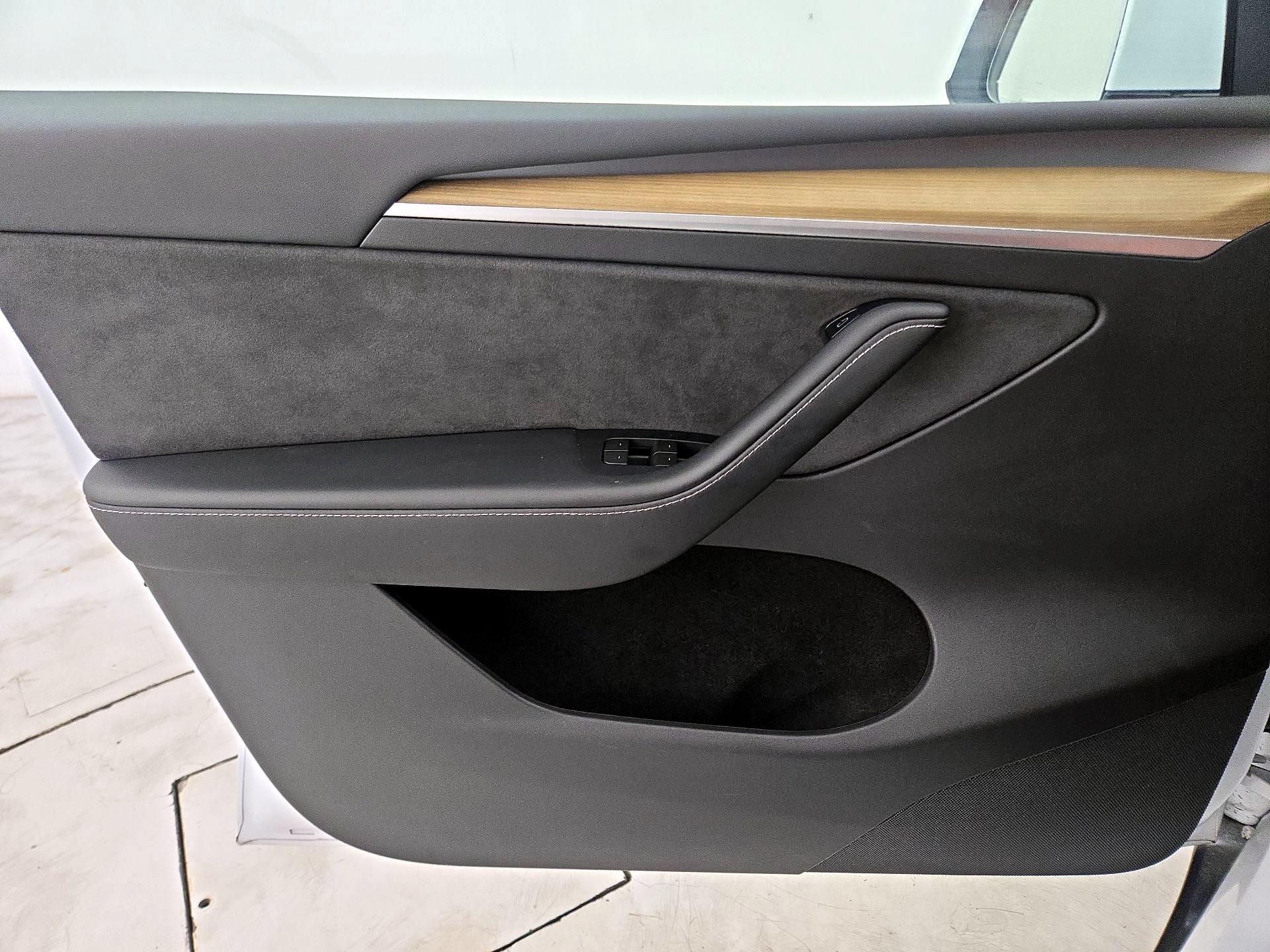 Thumbnail: 2023 Tesla Model Y - 12