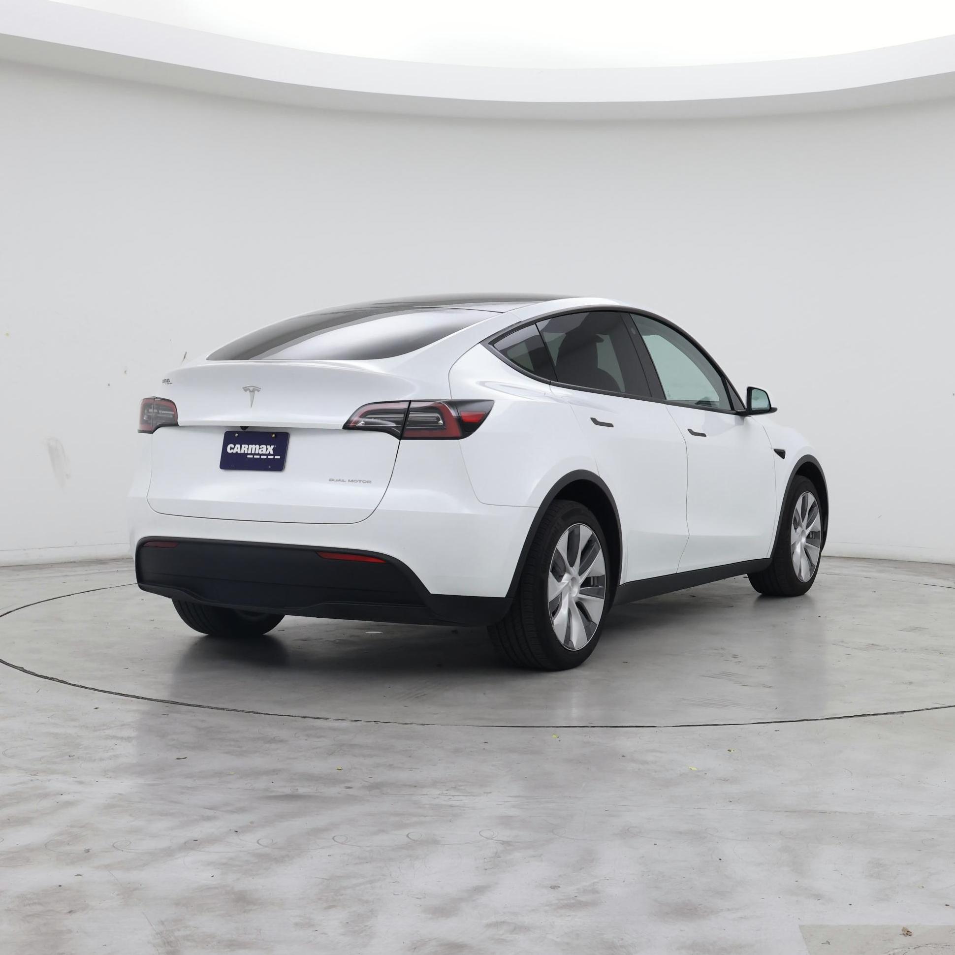 Thumbnail: 2023 Tesla Model Y - 8