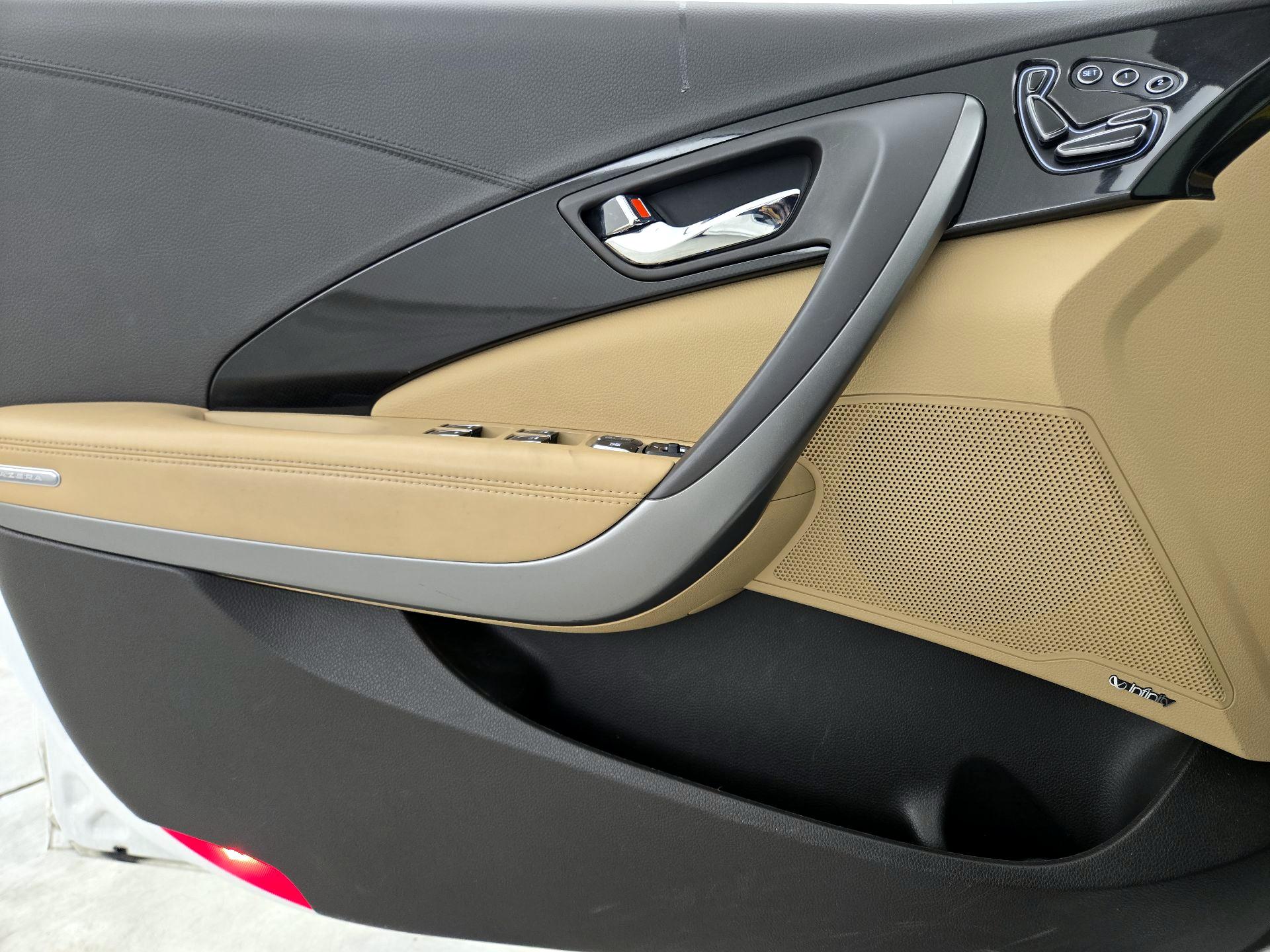 Thumbnail: 2016 Hyundai Azera - 12