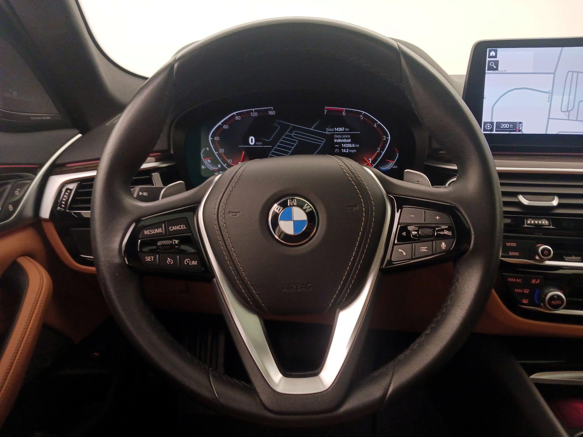 Thumbnail: 2023 BMW 5 Series - 10