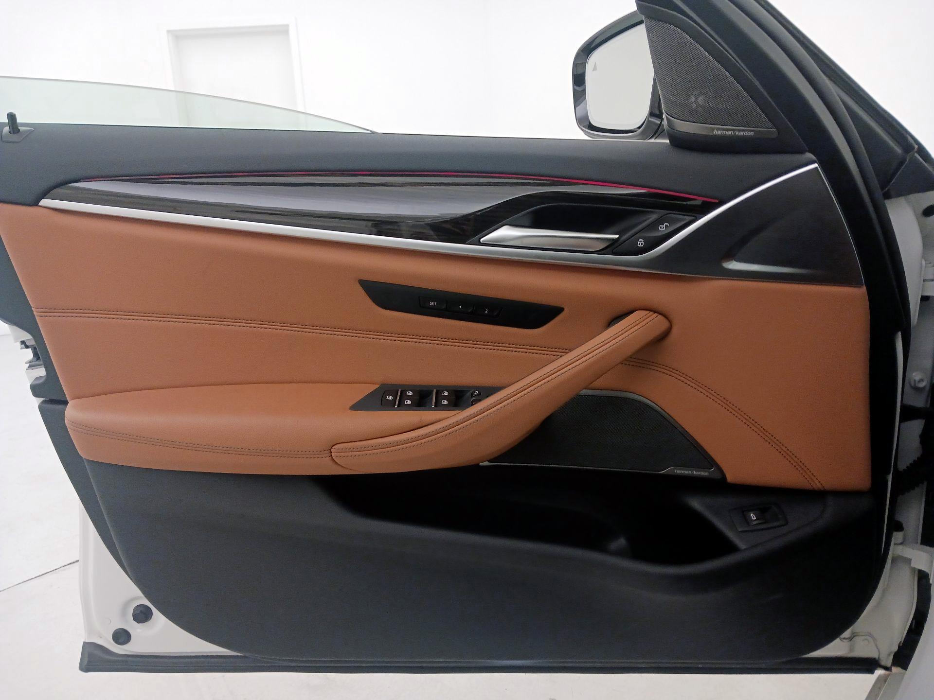 Thumbnail: 2023 BMW 5 Series - 12