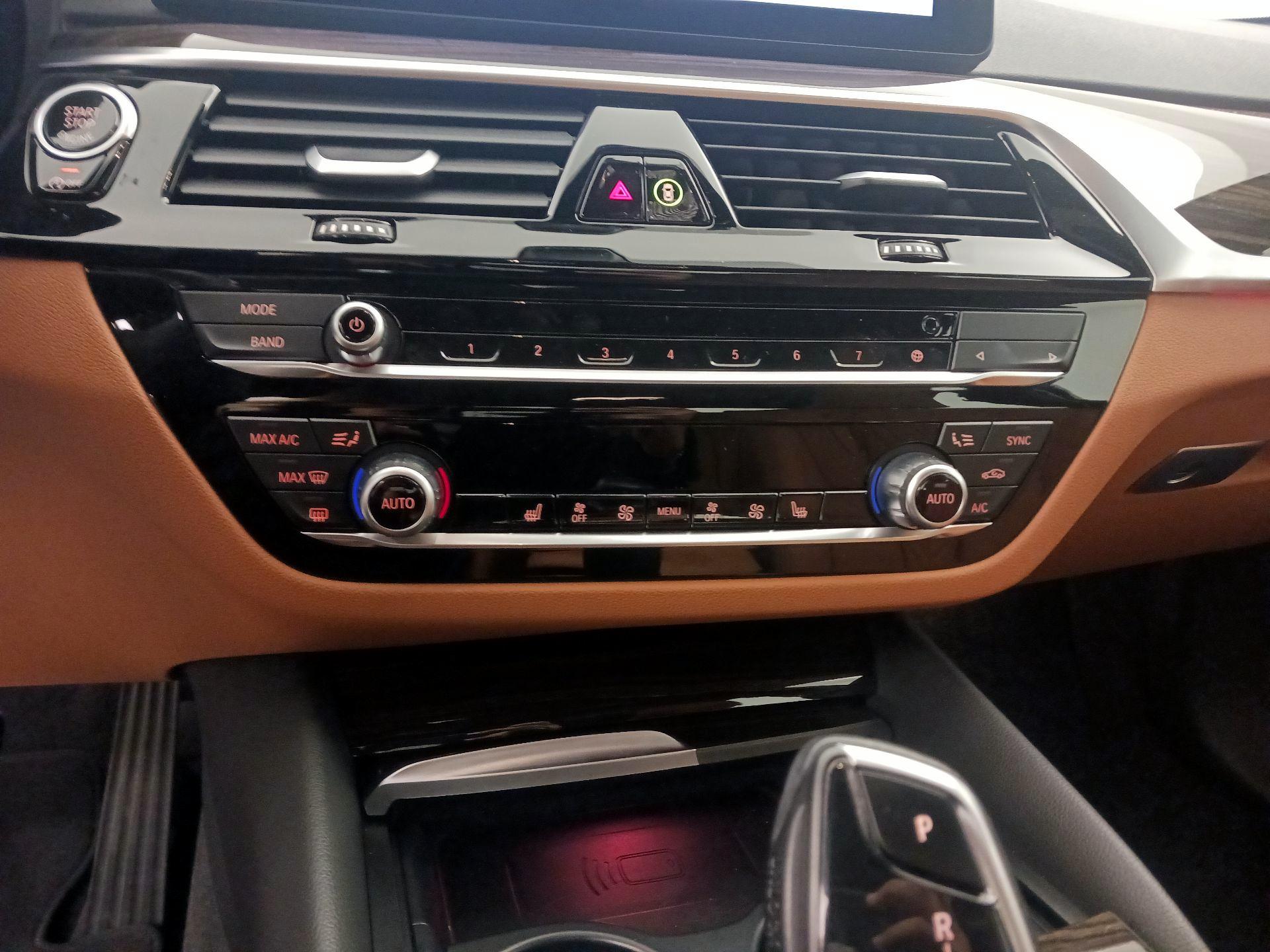 Thumbnail: 2023 BMW 5 Series - 17