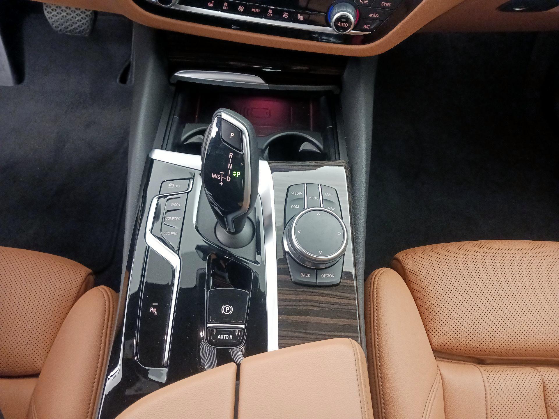 Thumbnail: 2023 BMW 5 Series - 18
