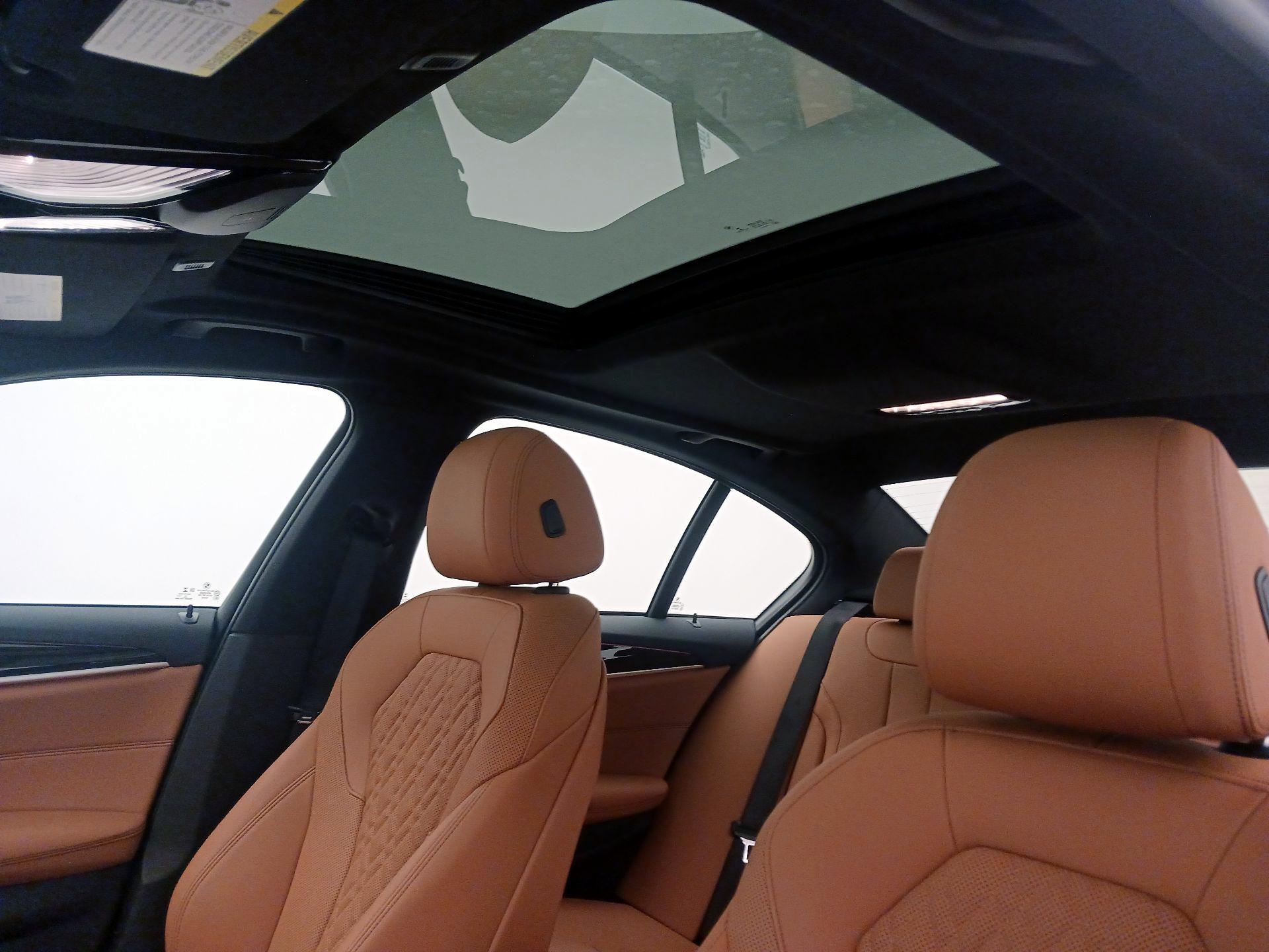 Thumbnail: 2023 BMW 5 Series - 20