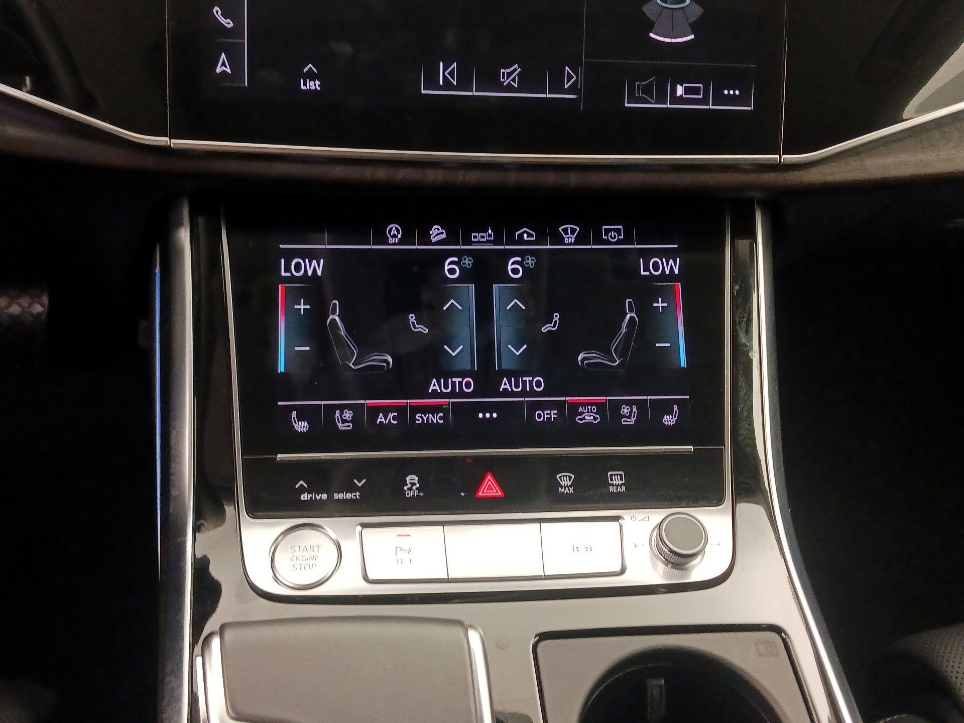 Thumbnail: 2020 Audi Q8 - 17