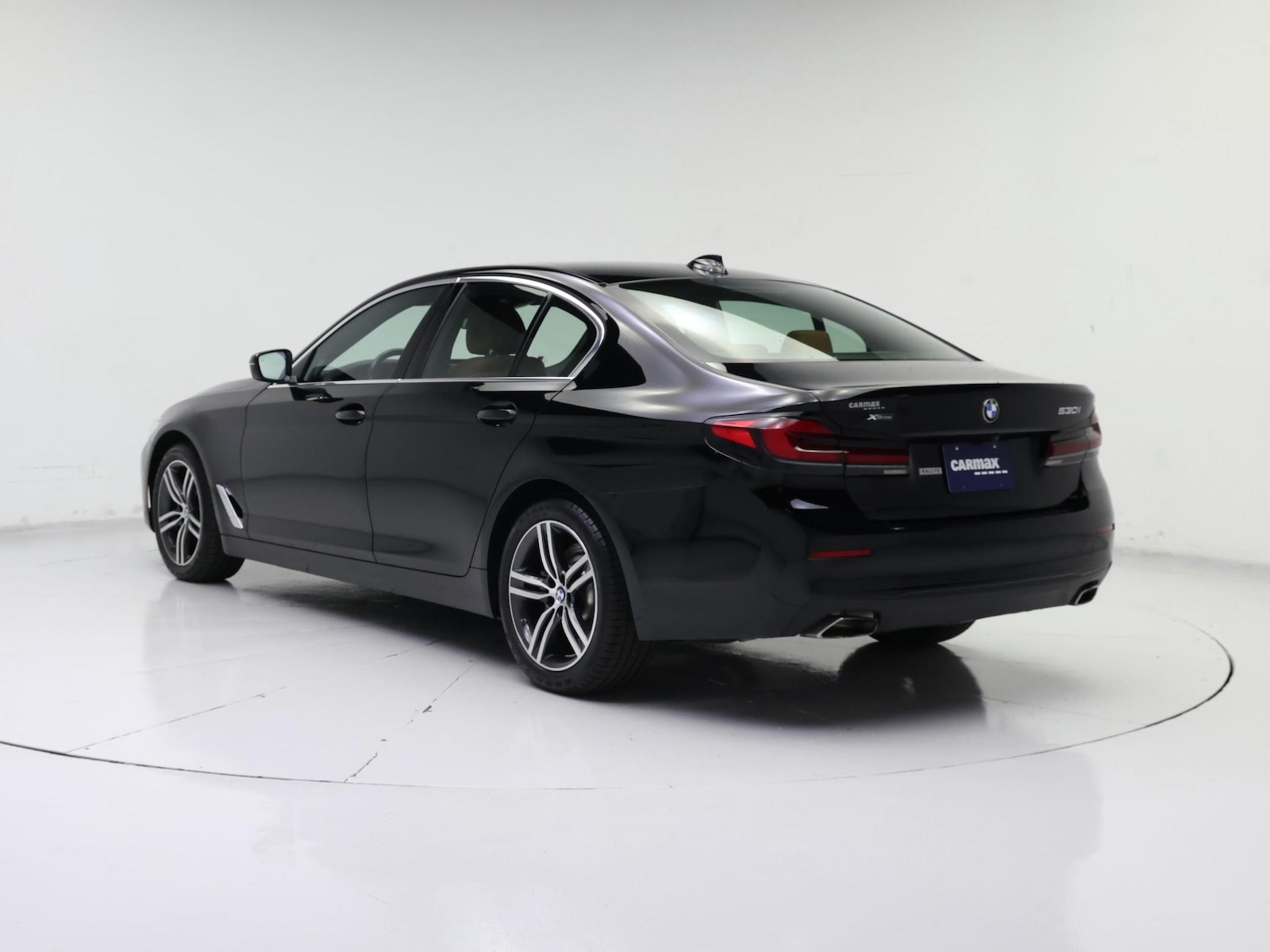 2023 BMW 5 Series 530i - Photo 3