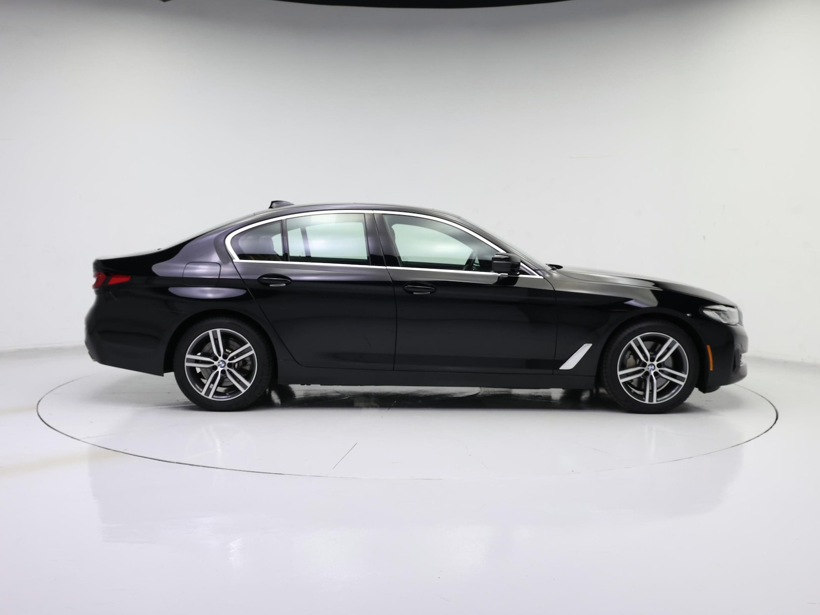 2023 BMW 5 Series 530i - Photo 8