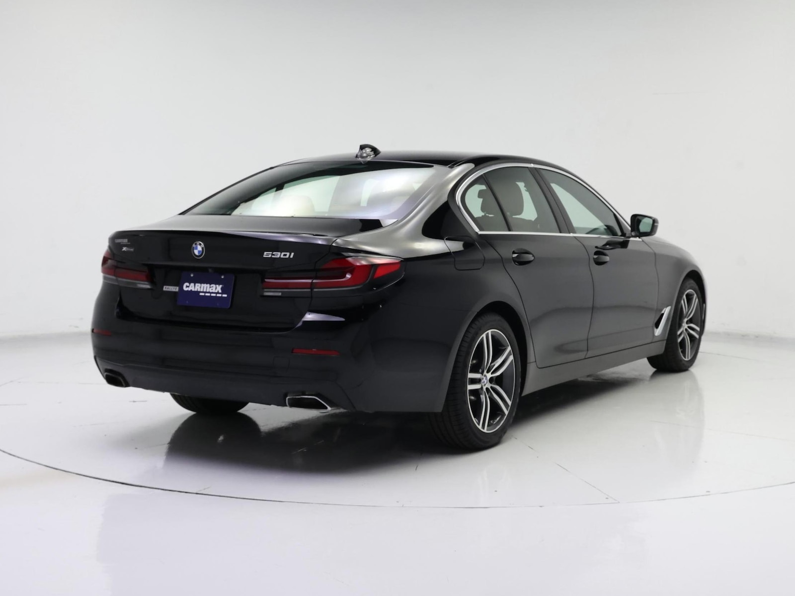2023 BMW 5 Series 530i - Photo 9