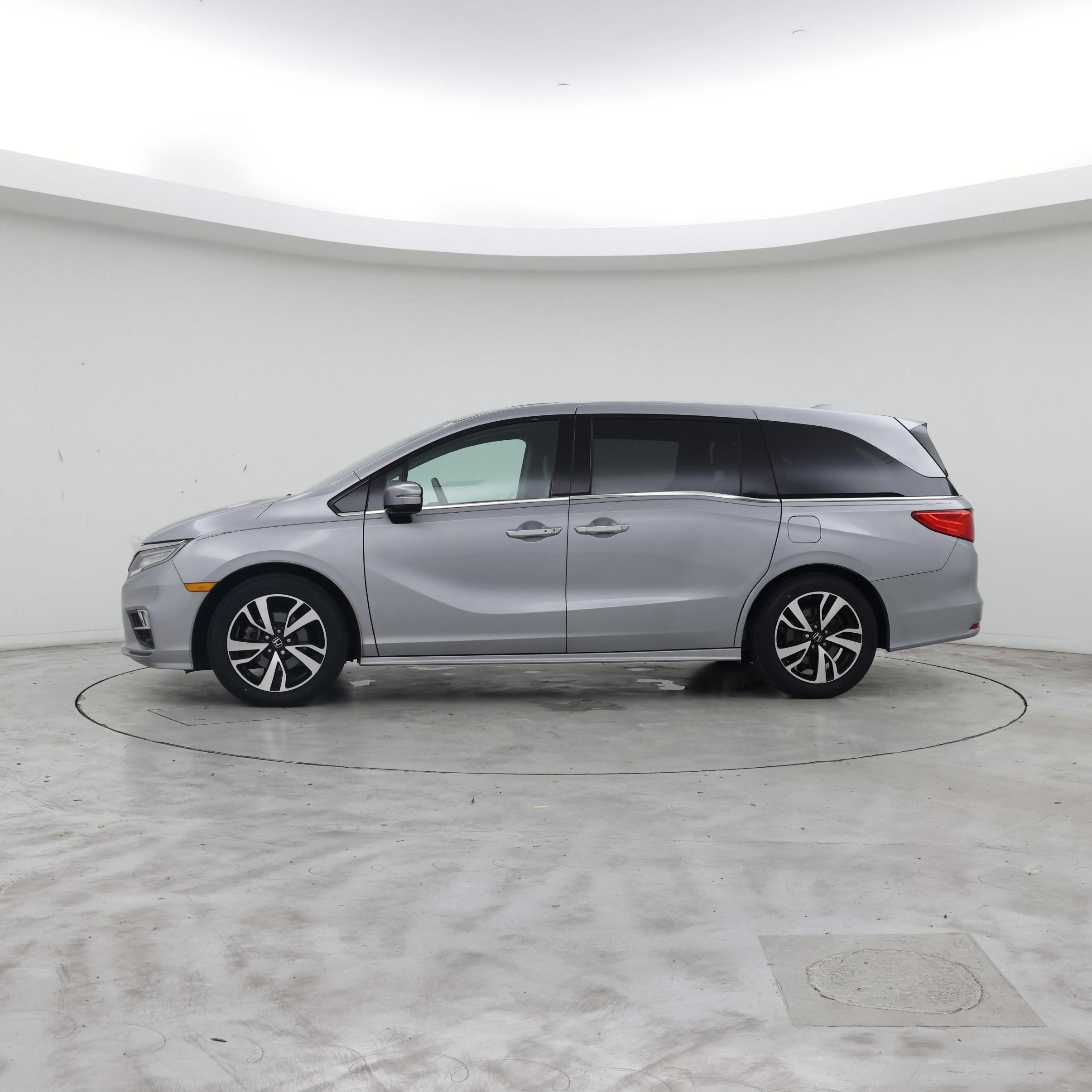 Thumbnail: 2018 Honda Odyssey - 3