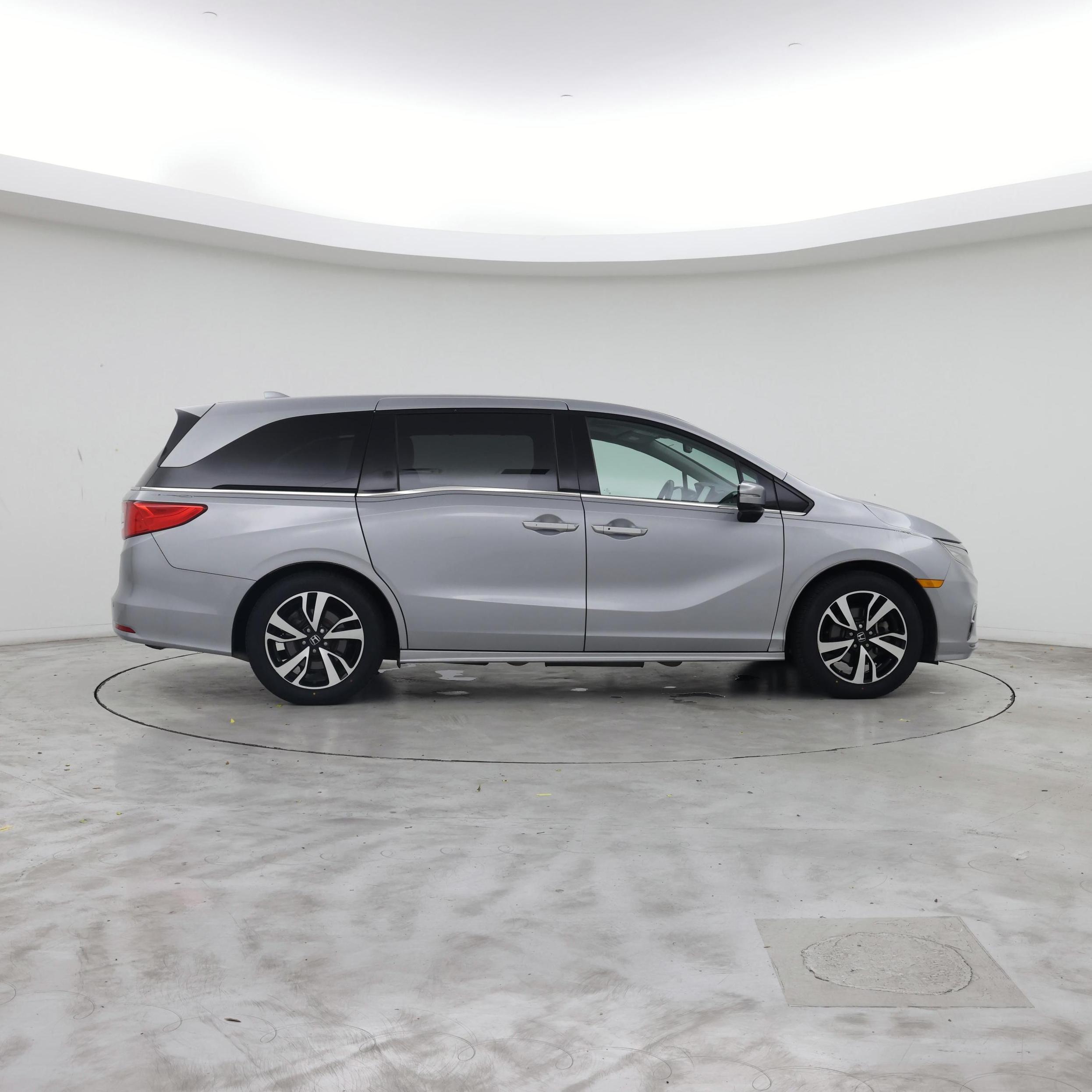Thumbnail: 2018 Honda Odyssey - 7