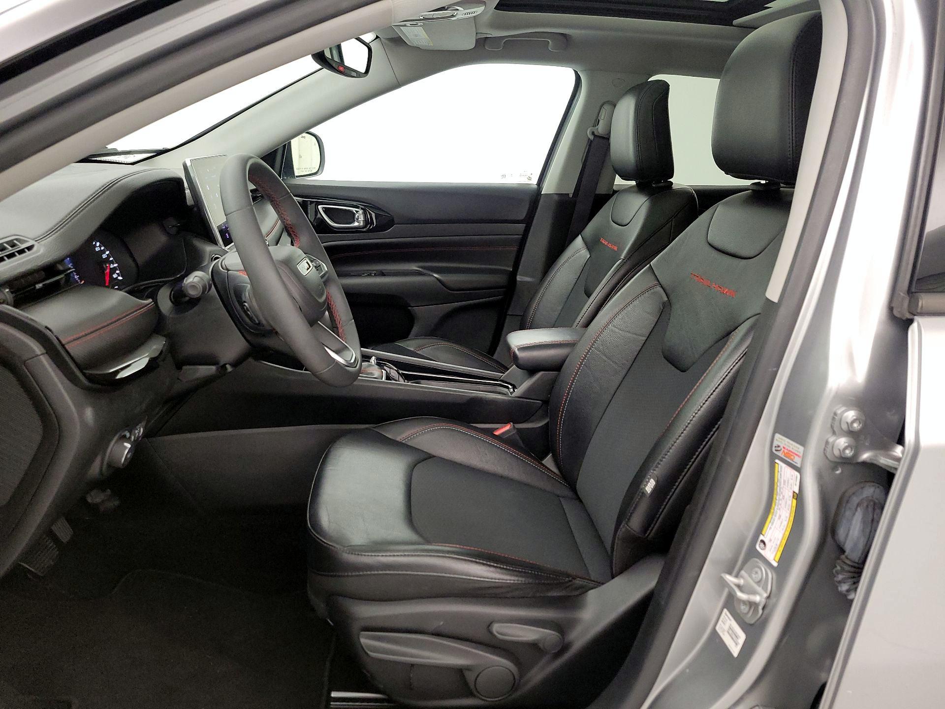 Thumbnail: 2022 Jeep Compass - 11
