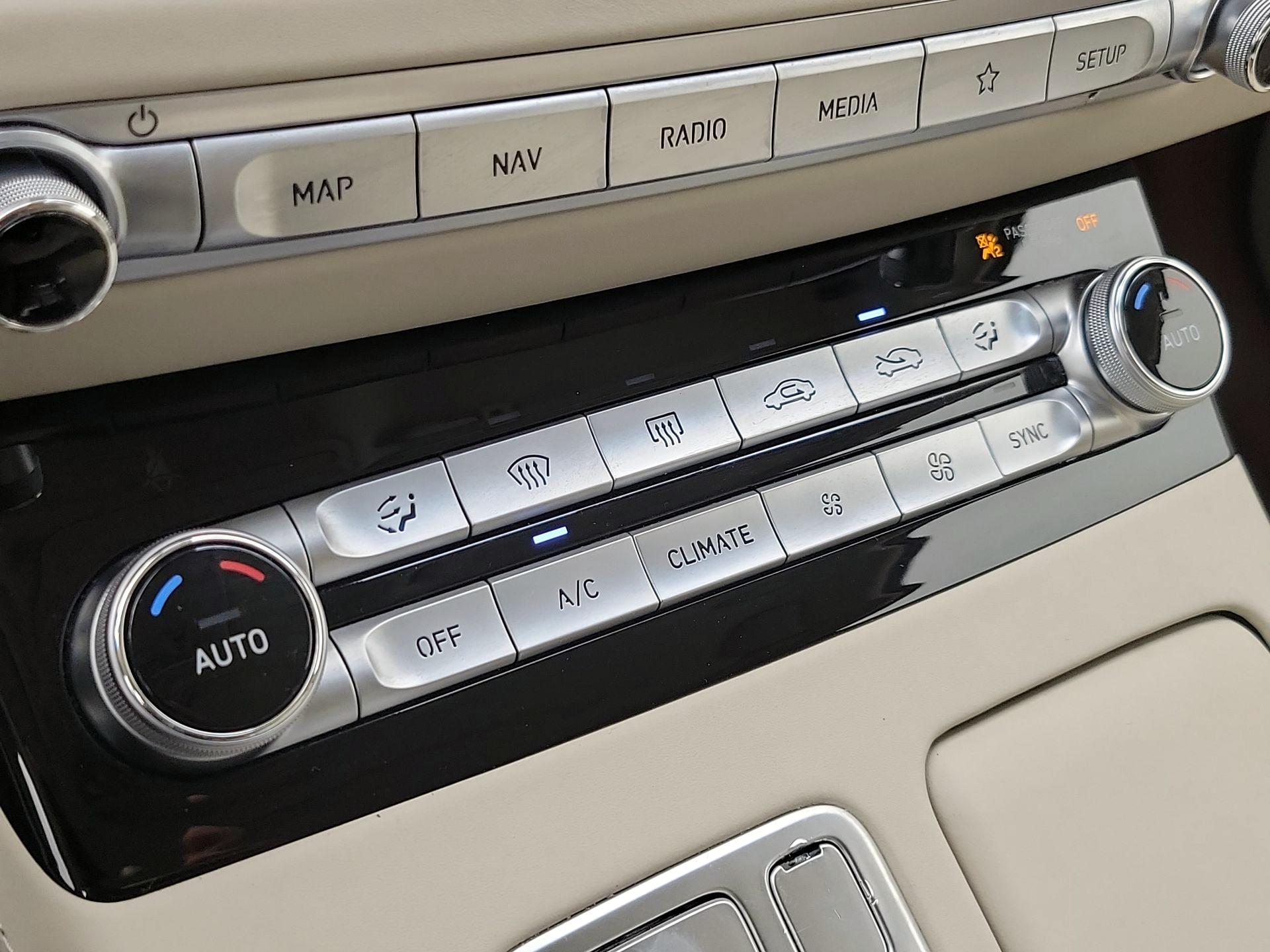 Thumbnail: 2021 Genesis G90 - 17