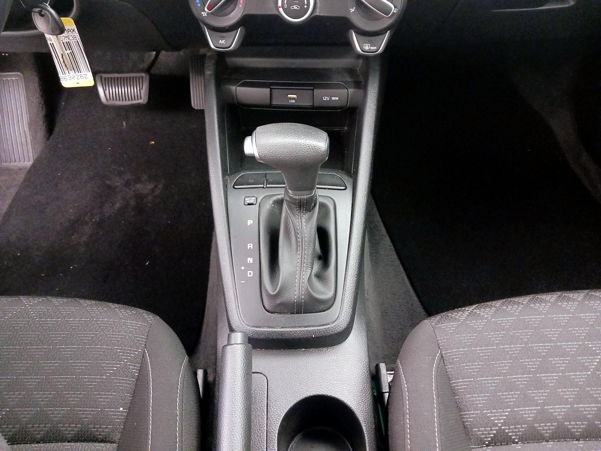 Thumbnail: 2021 Kia Rio - 17