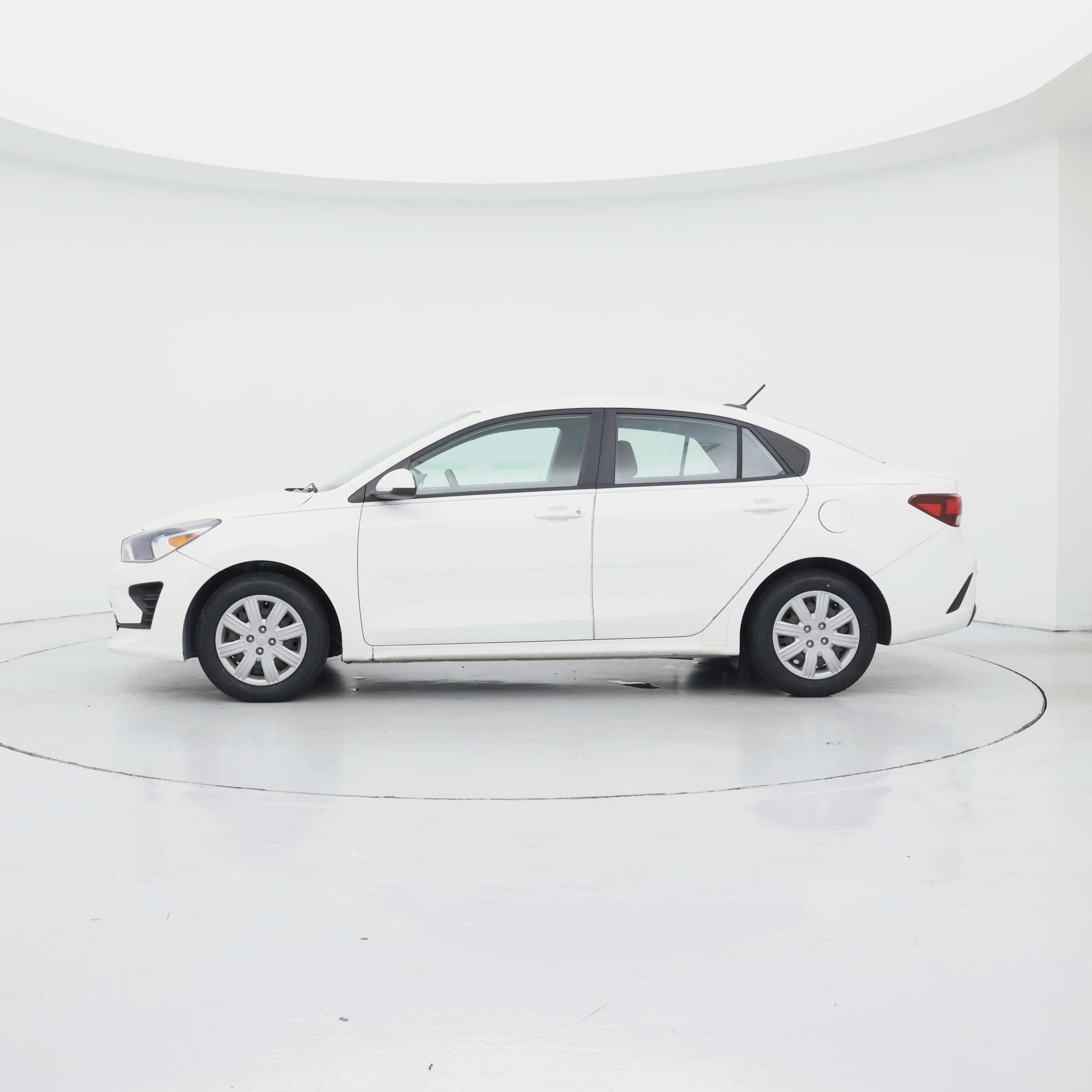 Thumbnail: 2021 Kia Rio - 3