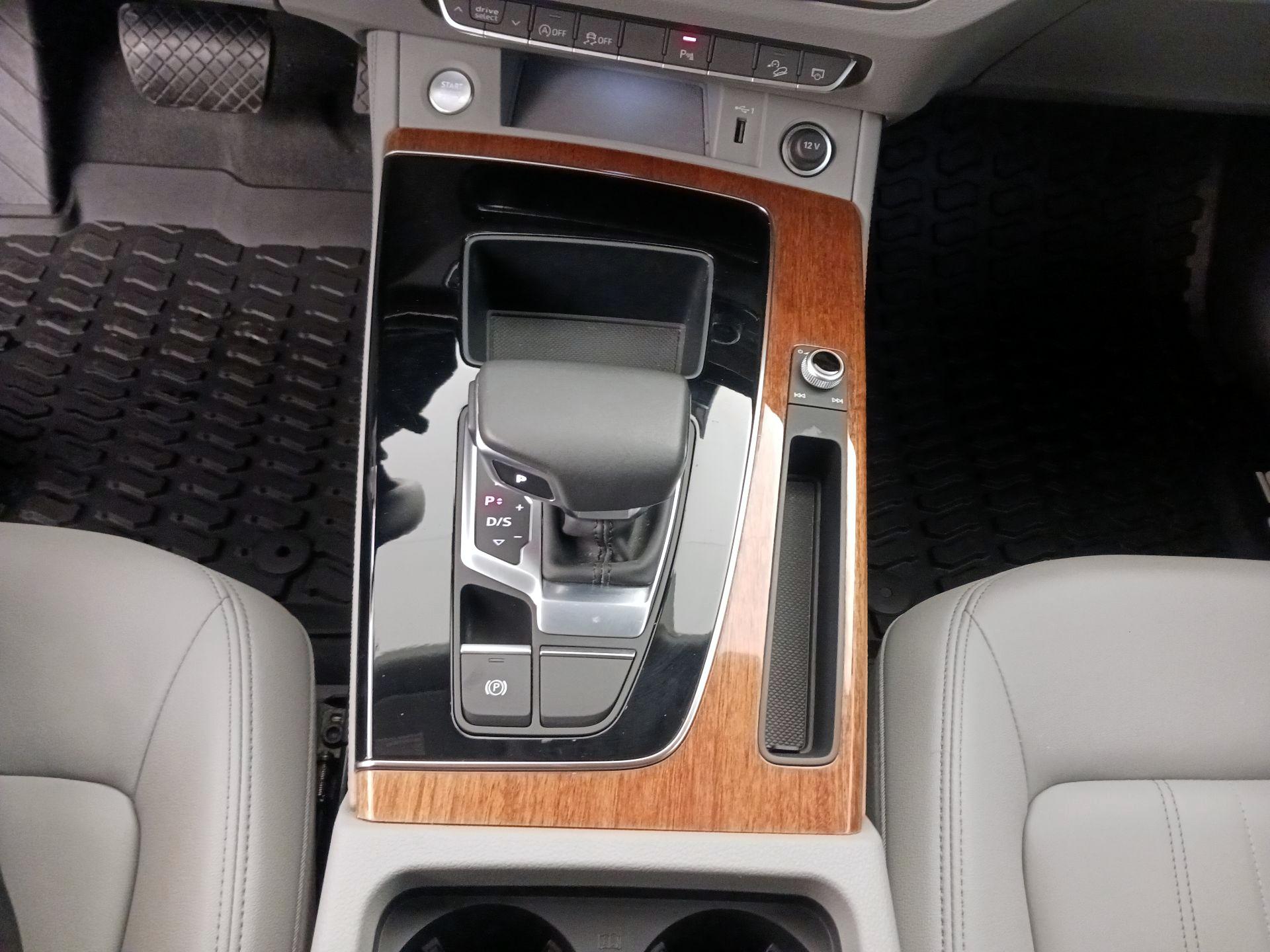 Thumbnail: 2023 Audi Q5 - 17