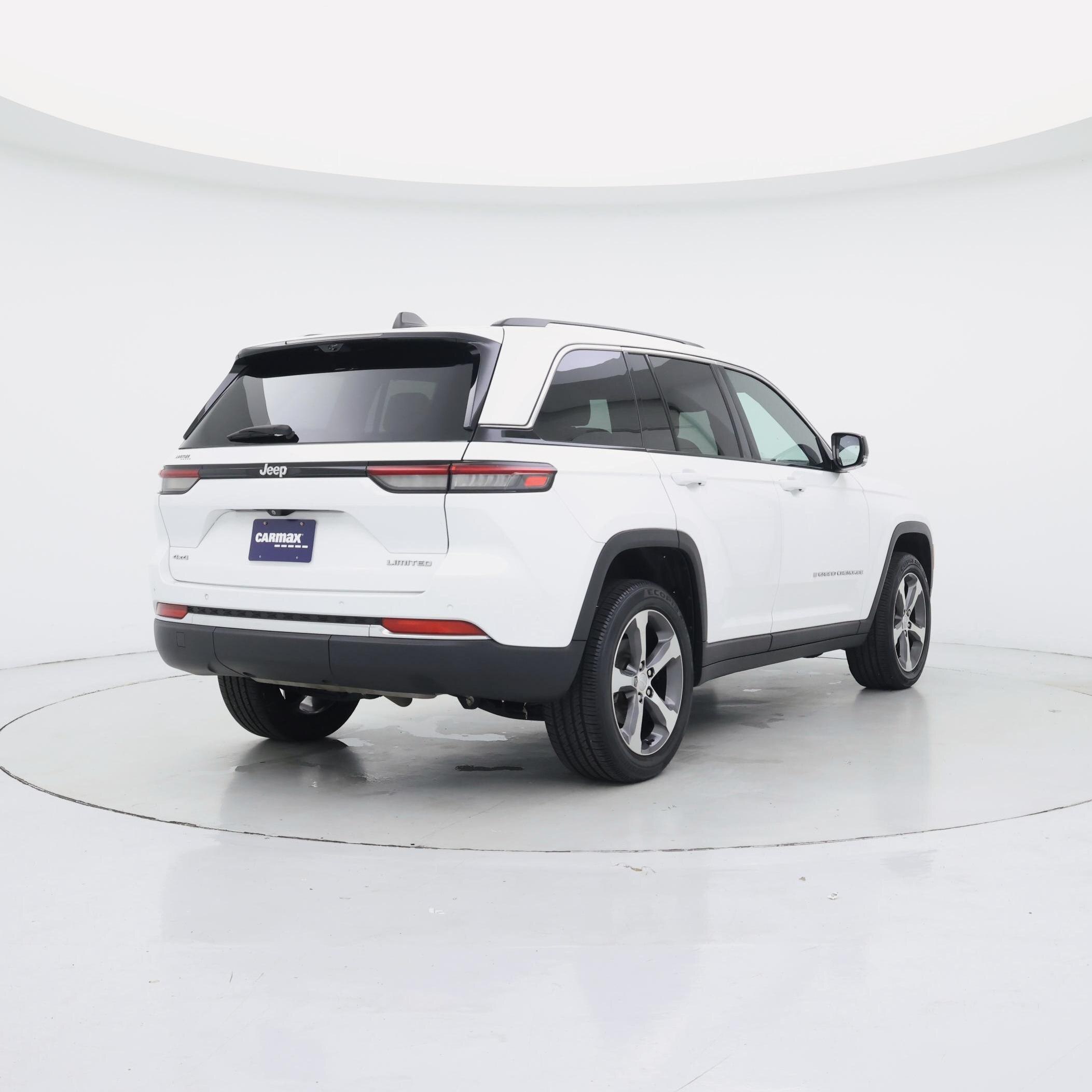 Thumbnail: 2023 Jeep Grand Cherokee - 8