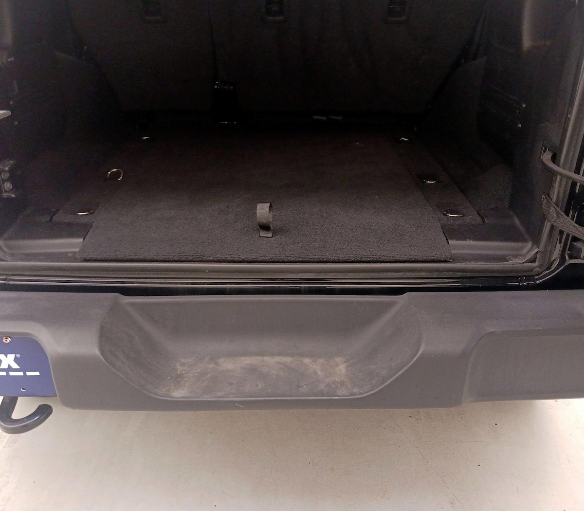 Trunk/Cargo (Seats Up)