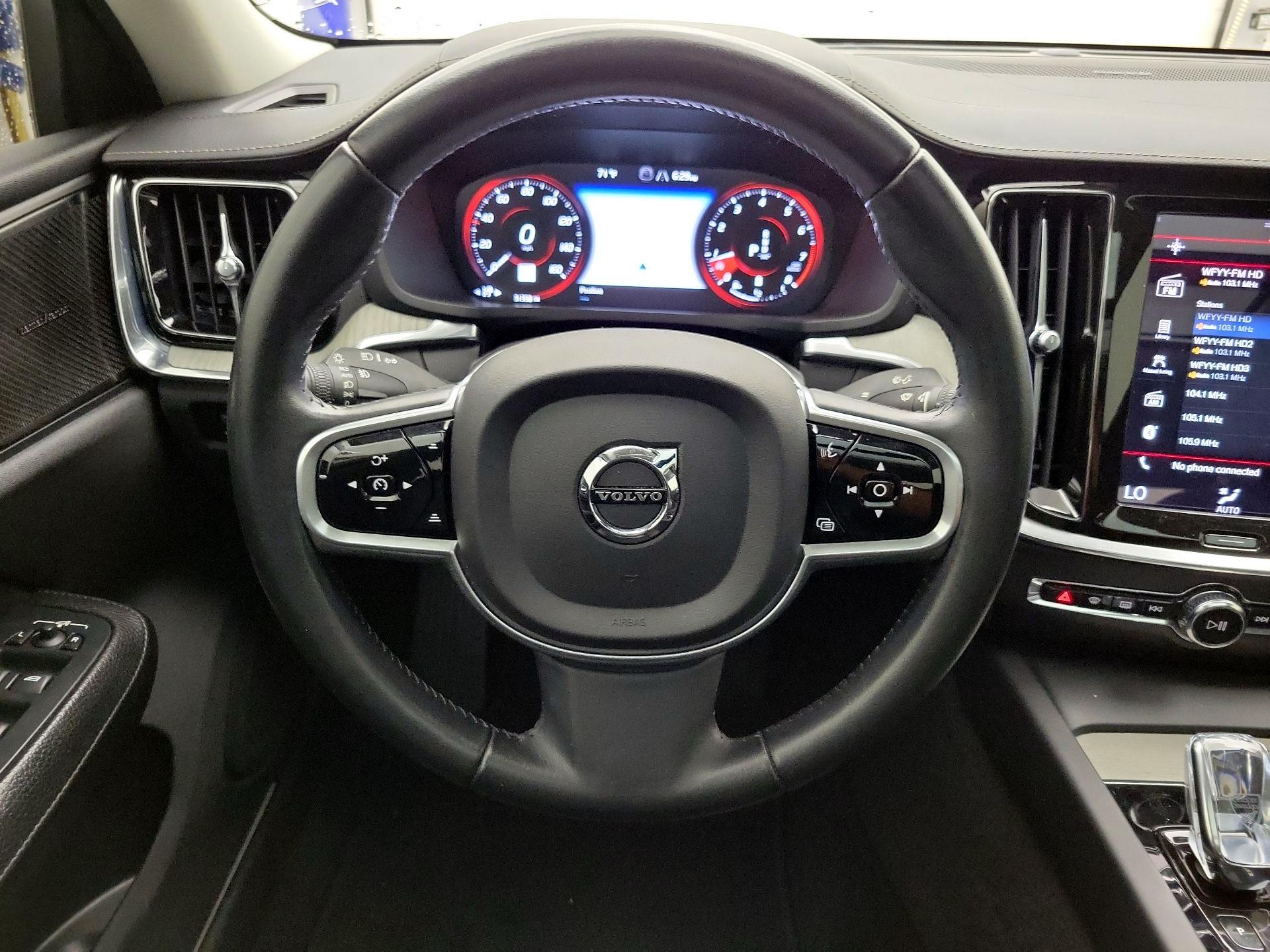 Thumbnail: 2022 Volvo S60 - 10
