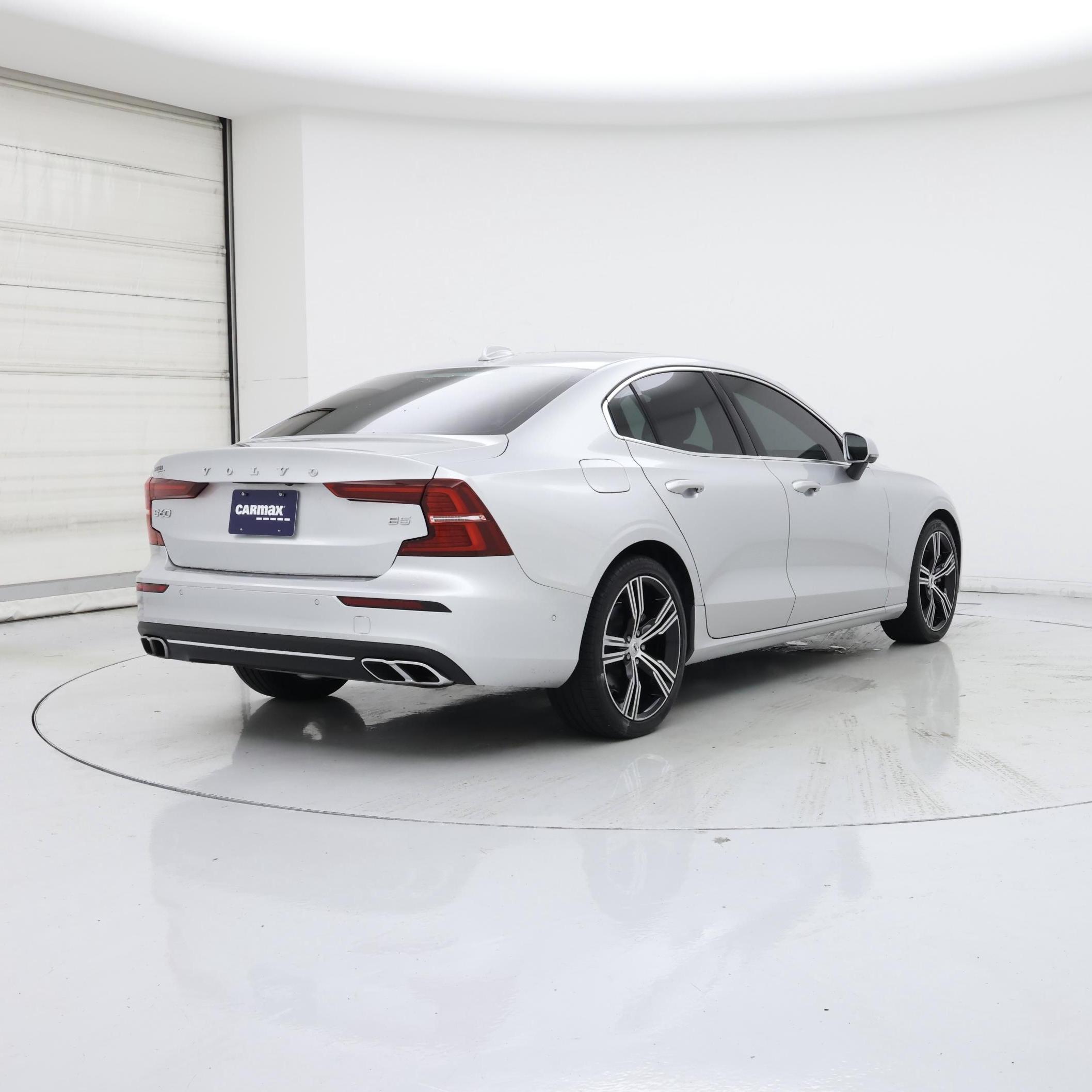 Thumbnail: 2022 Volvo S60 - 8