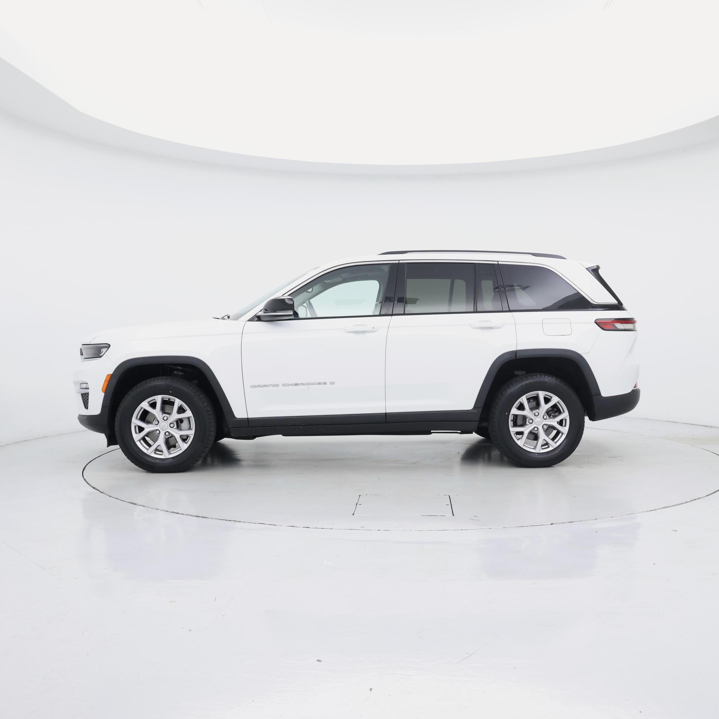 Thumbnail: 2022 Jeep Grand Cherokee - 3