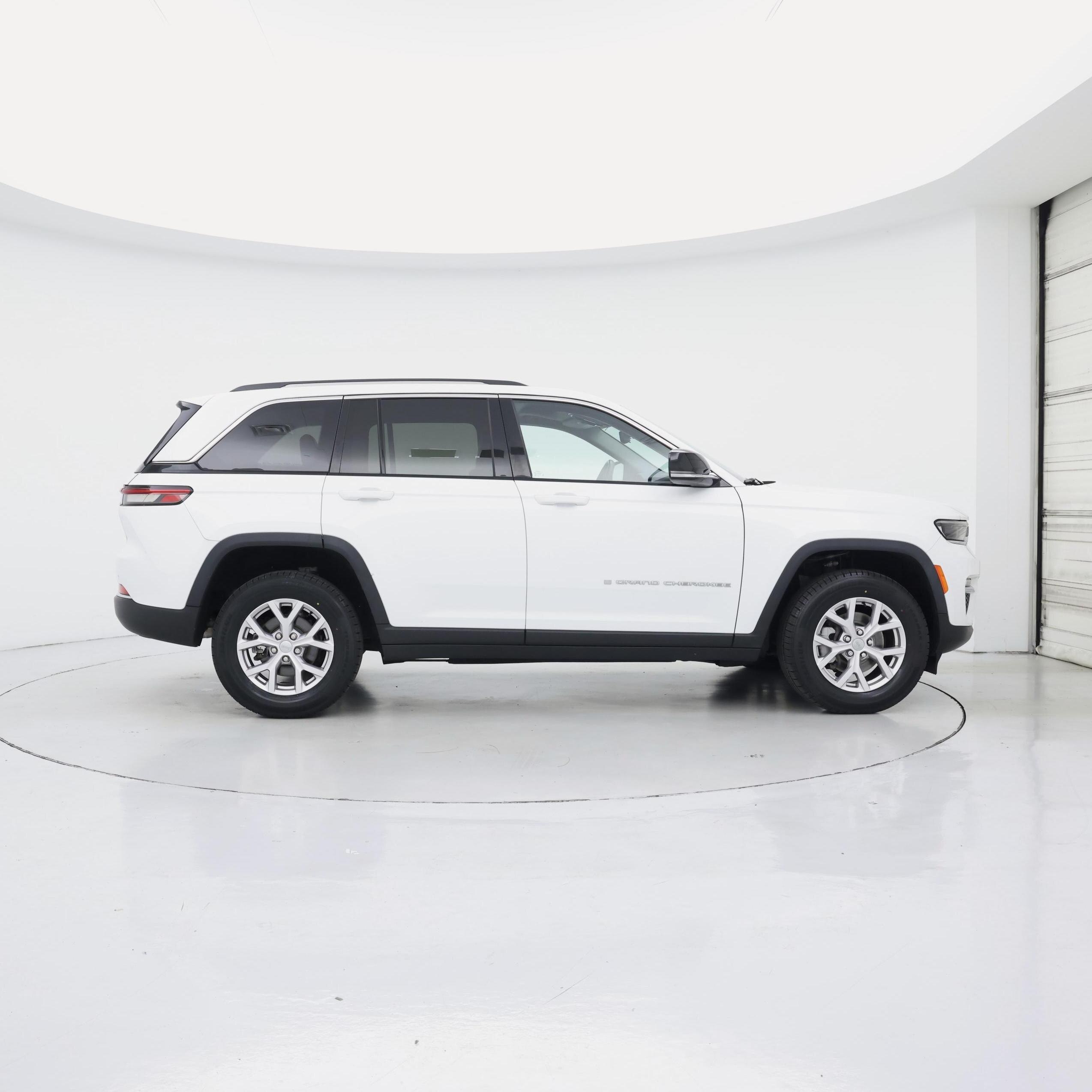 Thumbnail: 2022 Jeep Grand Cherokee - 7