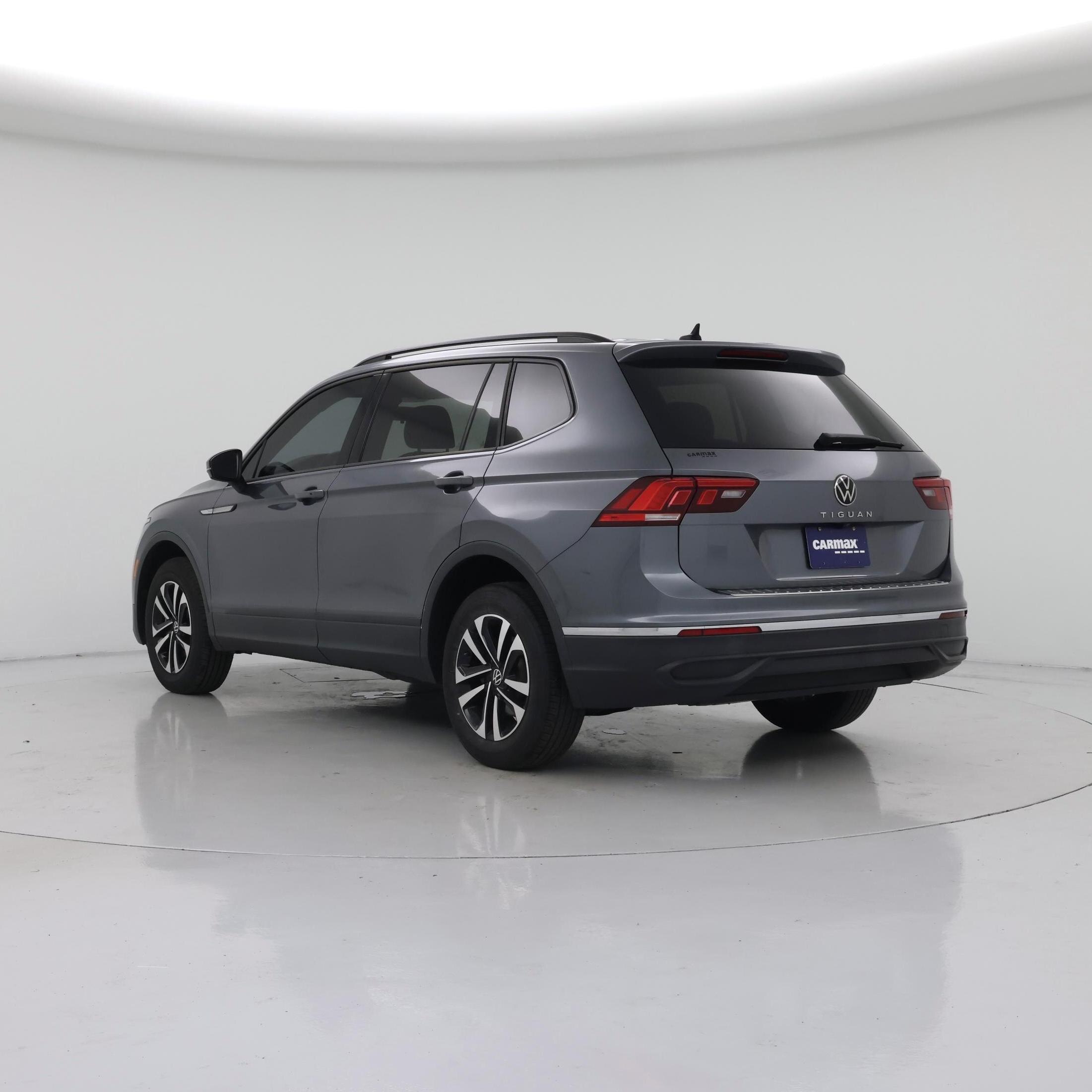 Thumbnail: 2022 Volkswagen Tiguan - 2