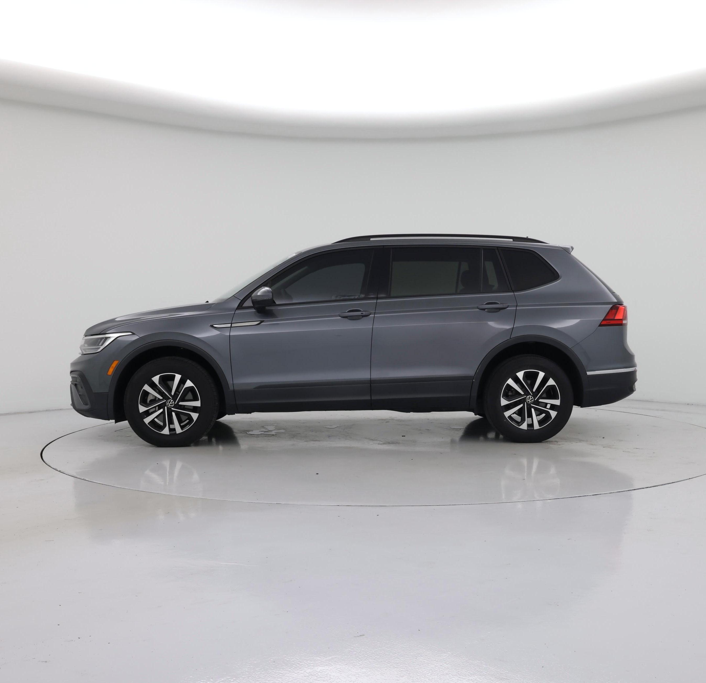 Thumbnail: 2022 Volkswagen Tiguan - 3