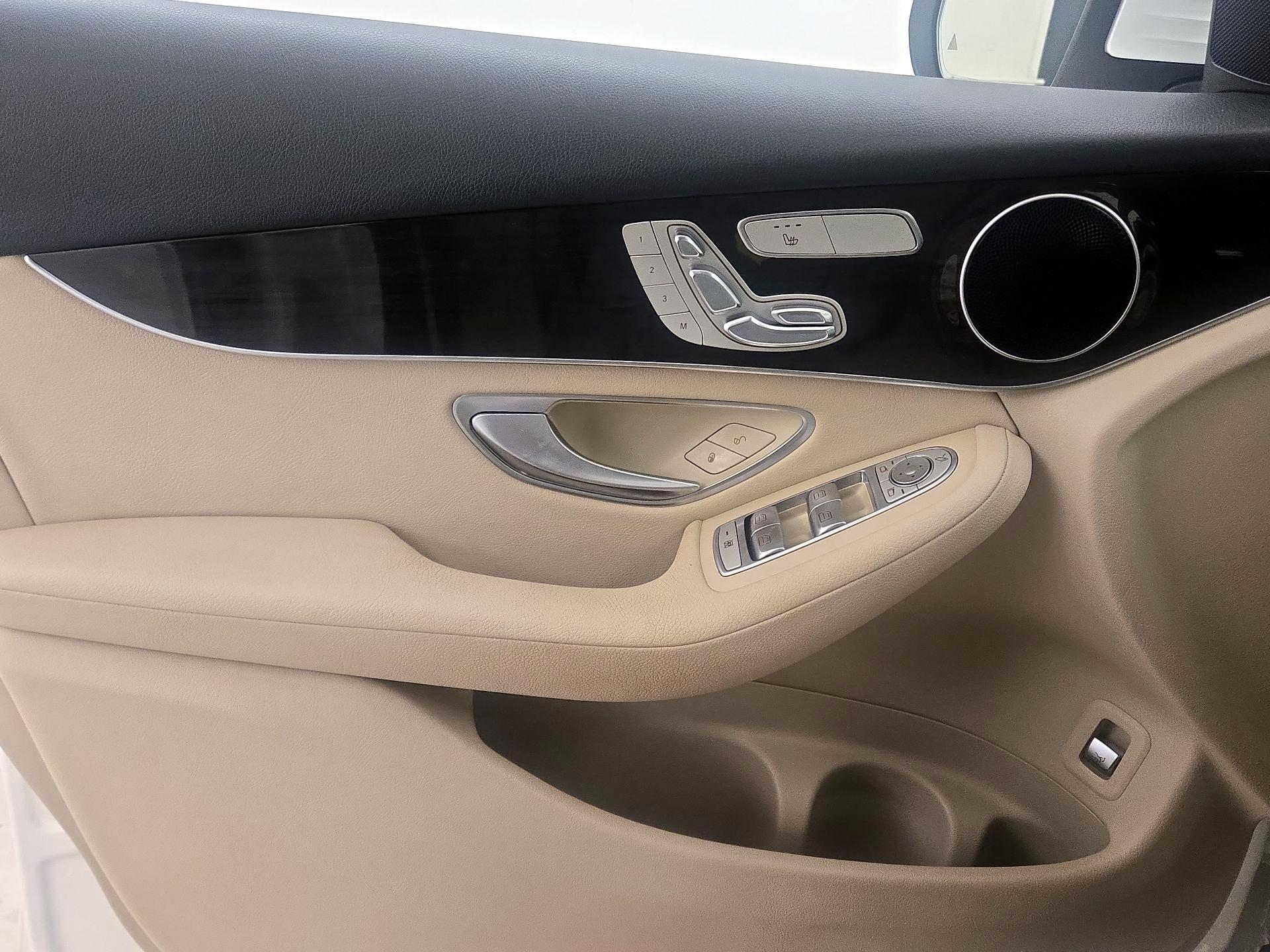Thumbnail: 2016 Mercedes-Benz GLC - 12