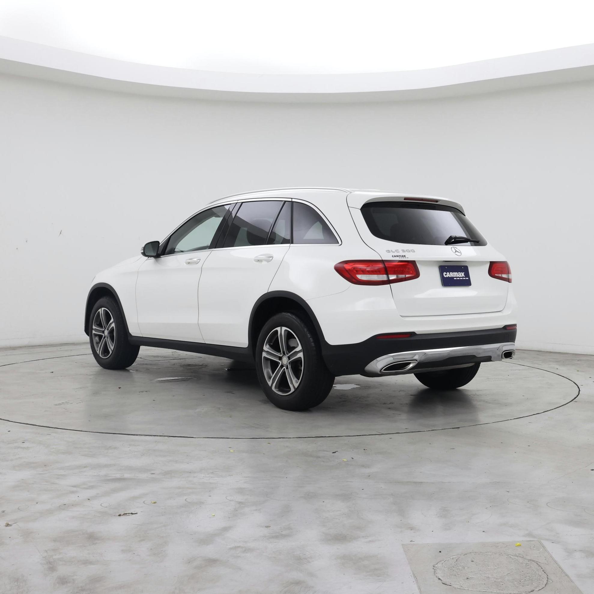 Thumbnail: 2016 Mercedes-Benz GLC - 2