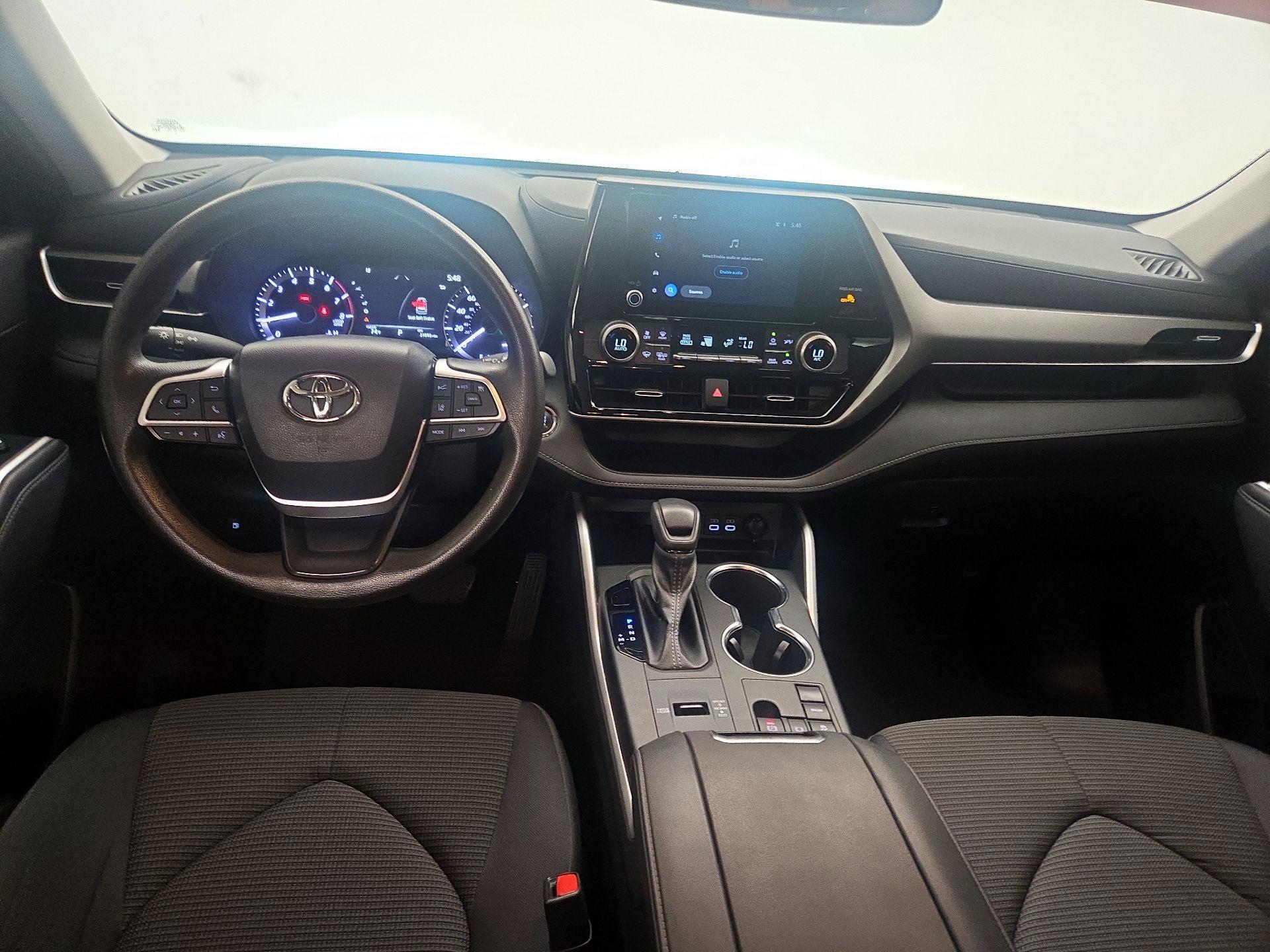 Thumbnail: 2023 Toyota Highlander - 9