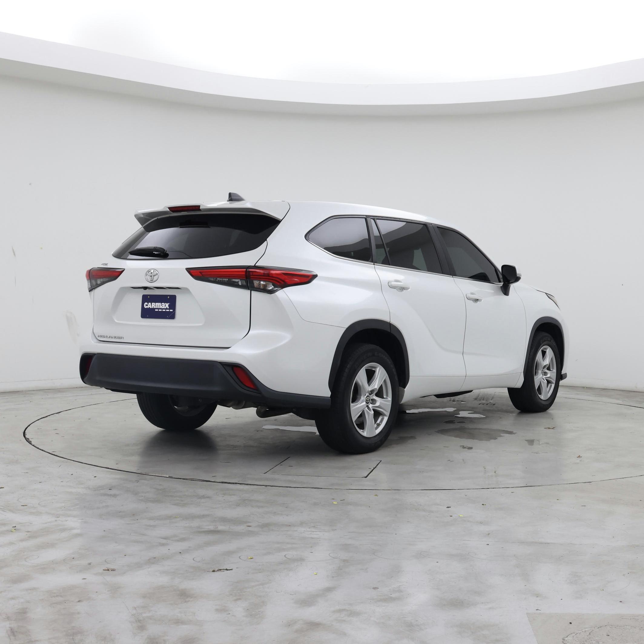 Thumbnail: 2023 Toyota Highlander - 8