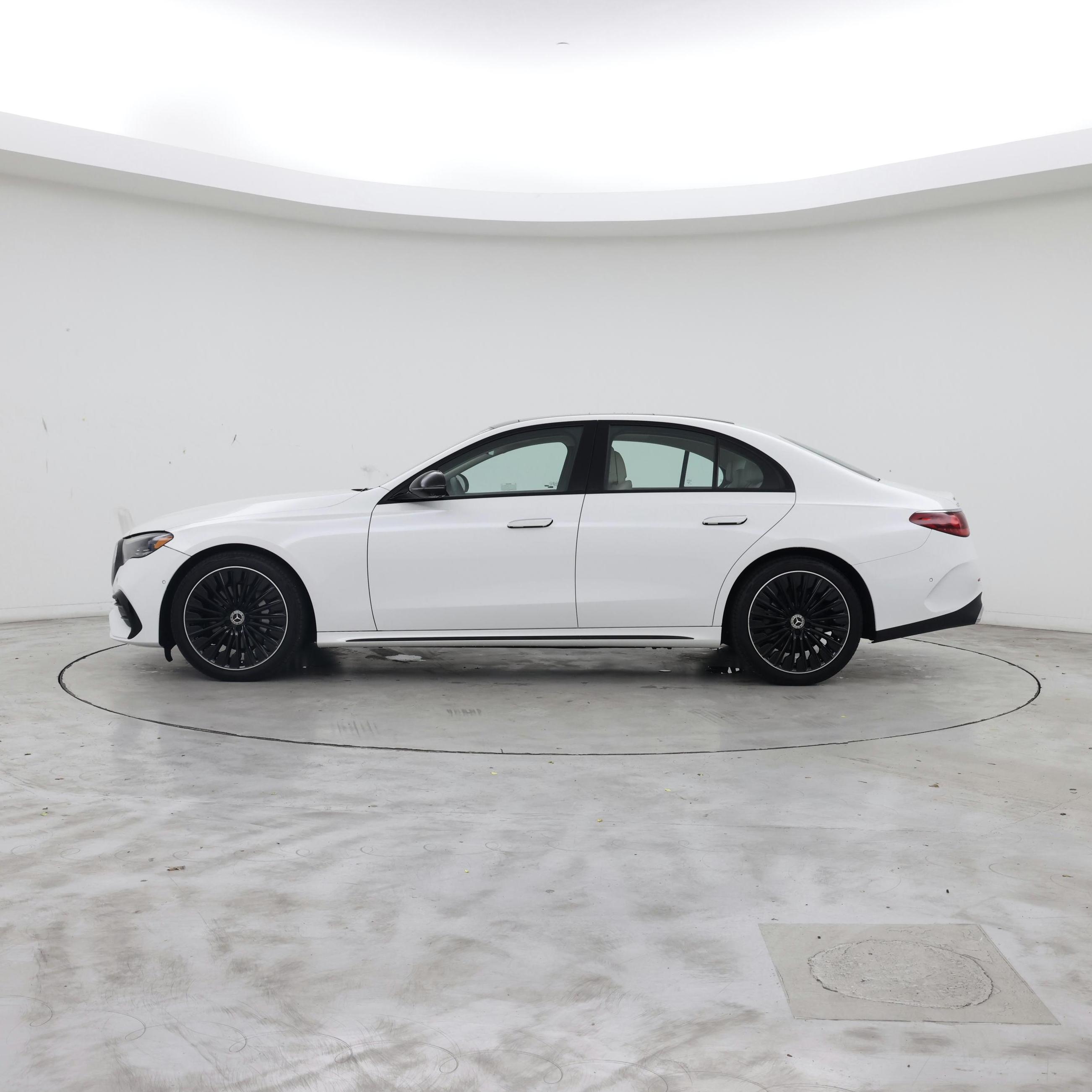 Thumbnail: 2024 Mercedes-Benz E-Class - 3