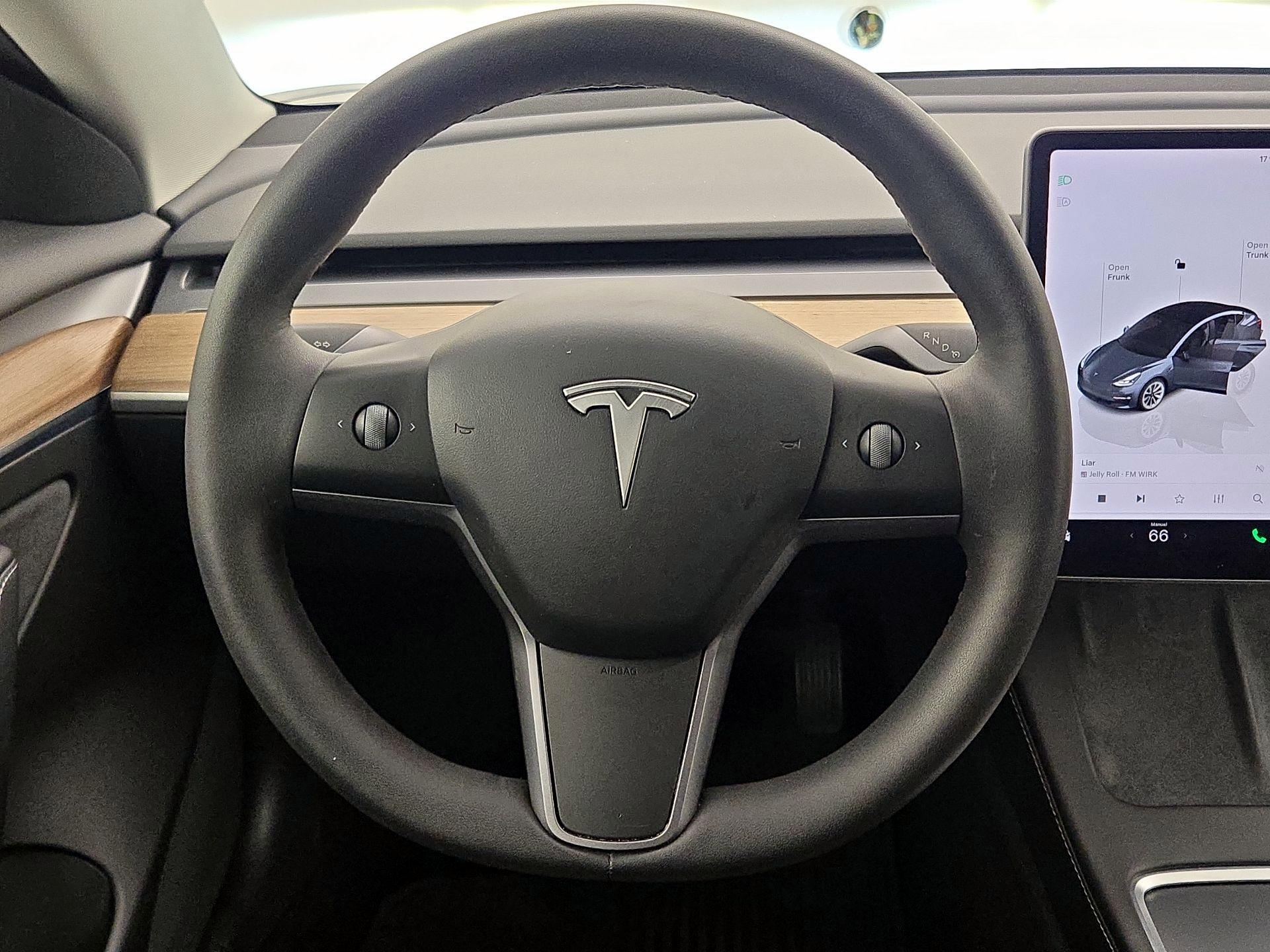 Thumbnail: 2022 Tesla Model 3 - 10