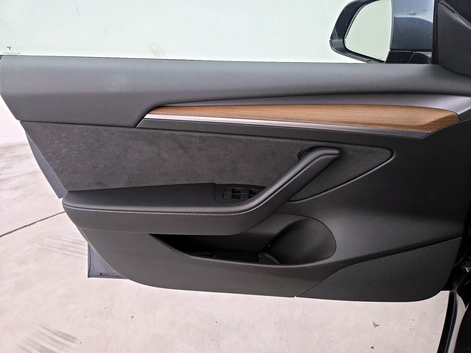 Thumbnail: 2022 Tesla Model 3 - 12