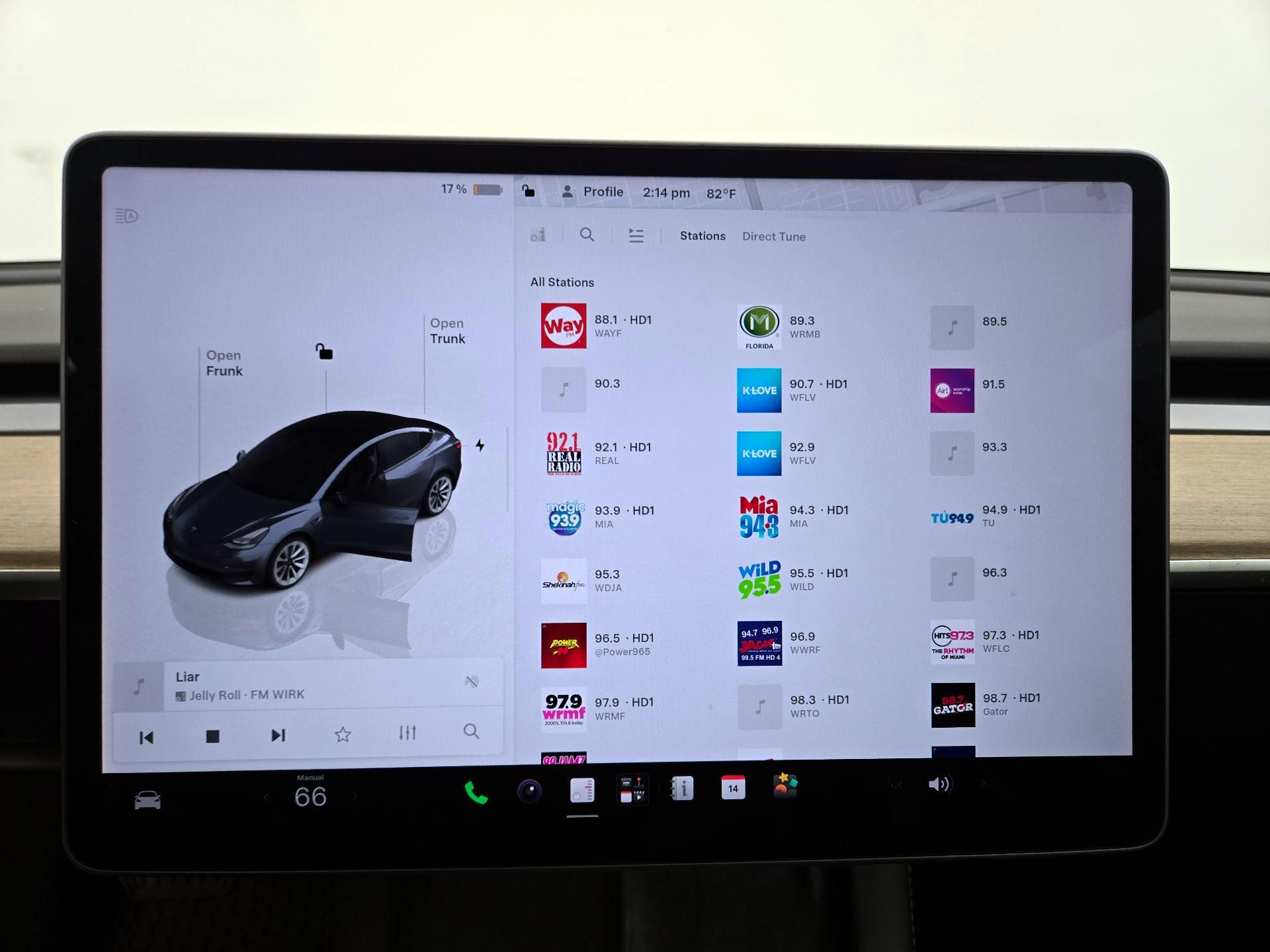 Thumbnail: 2022 Tesla Model 3 - 15