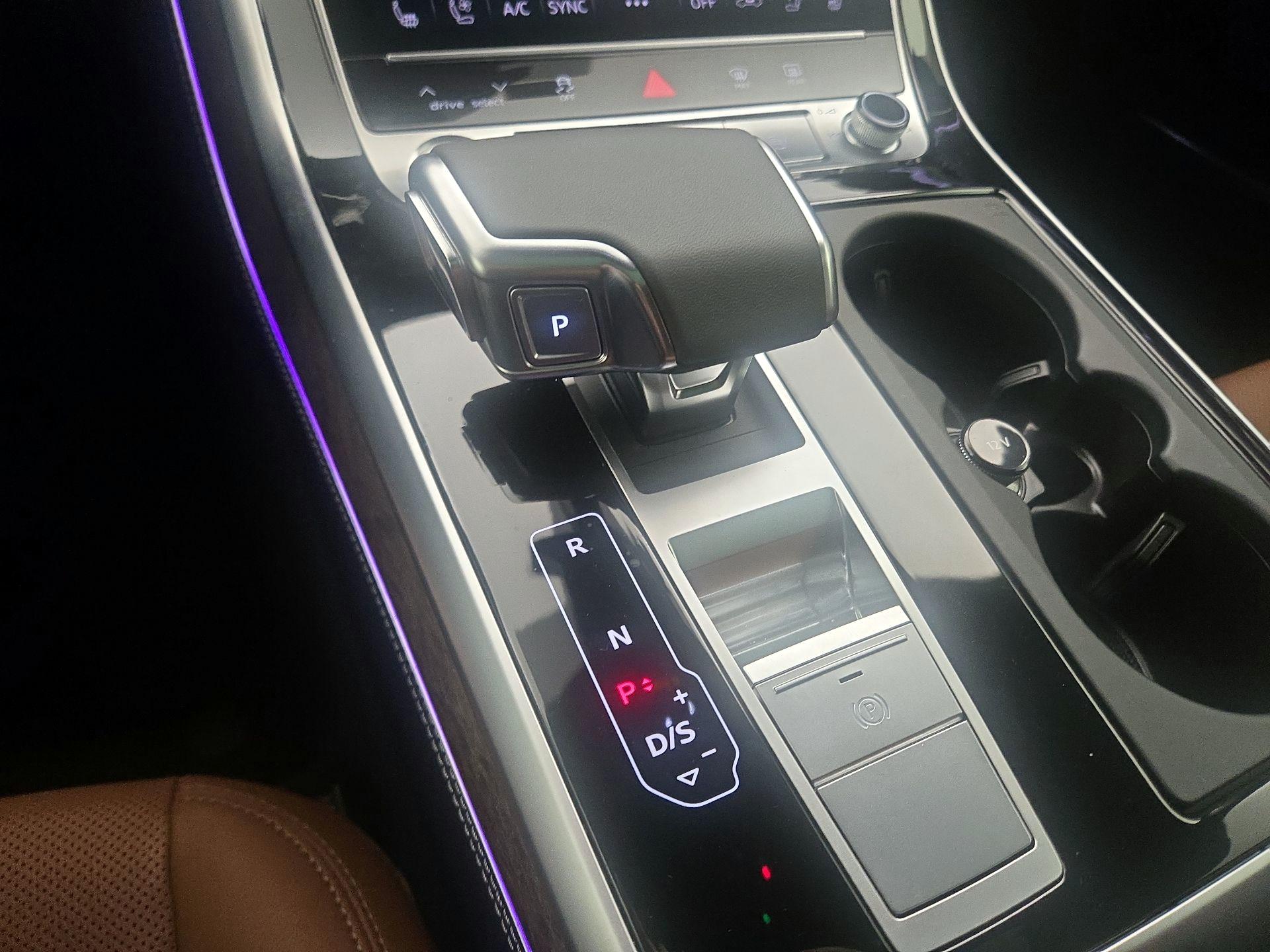 Thumbnail: 2025 Audi Q8 - 18