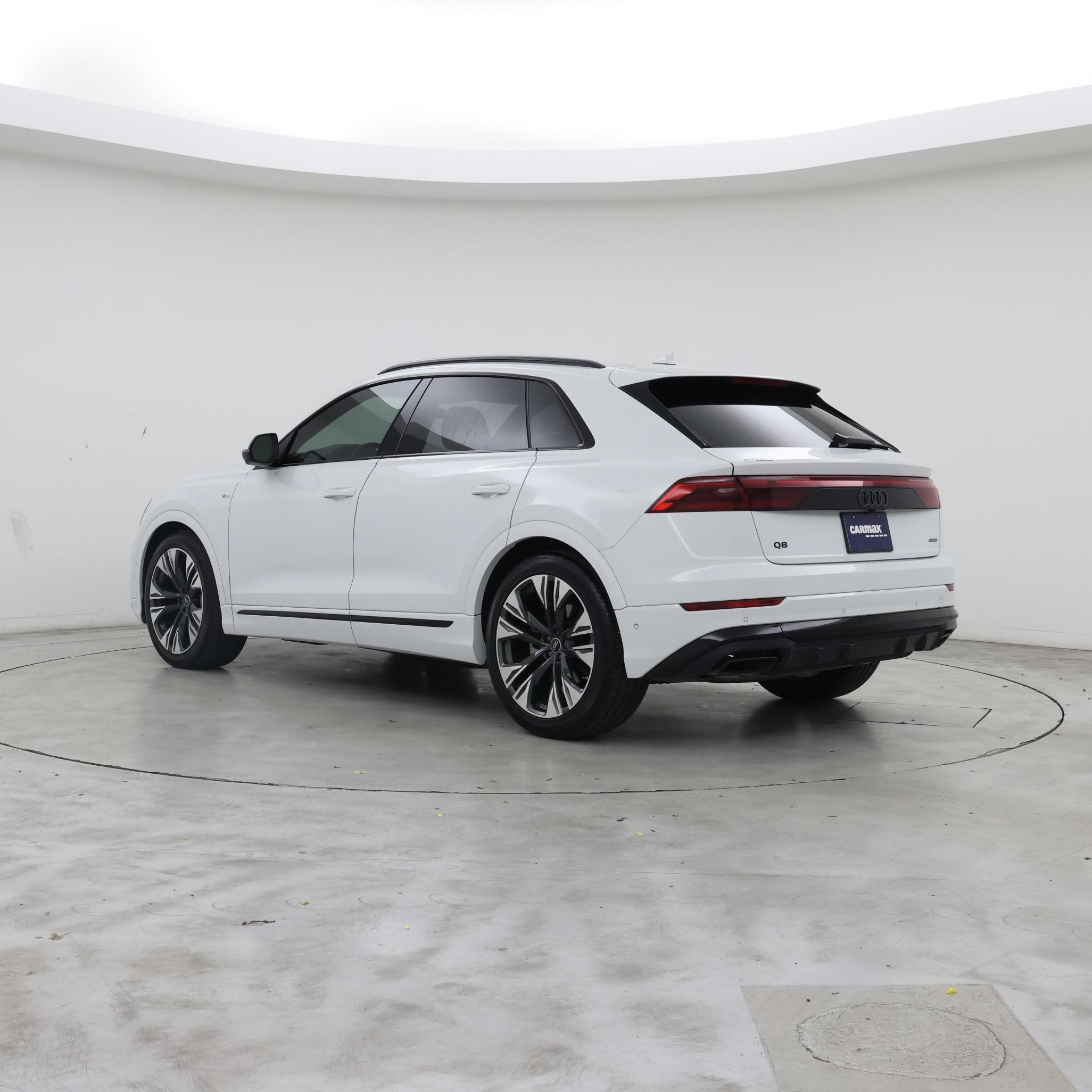 Thumbnail: 2025 Audi Q8 - 2