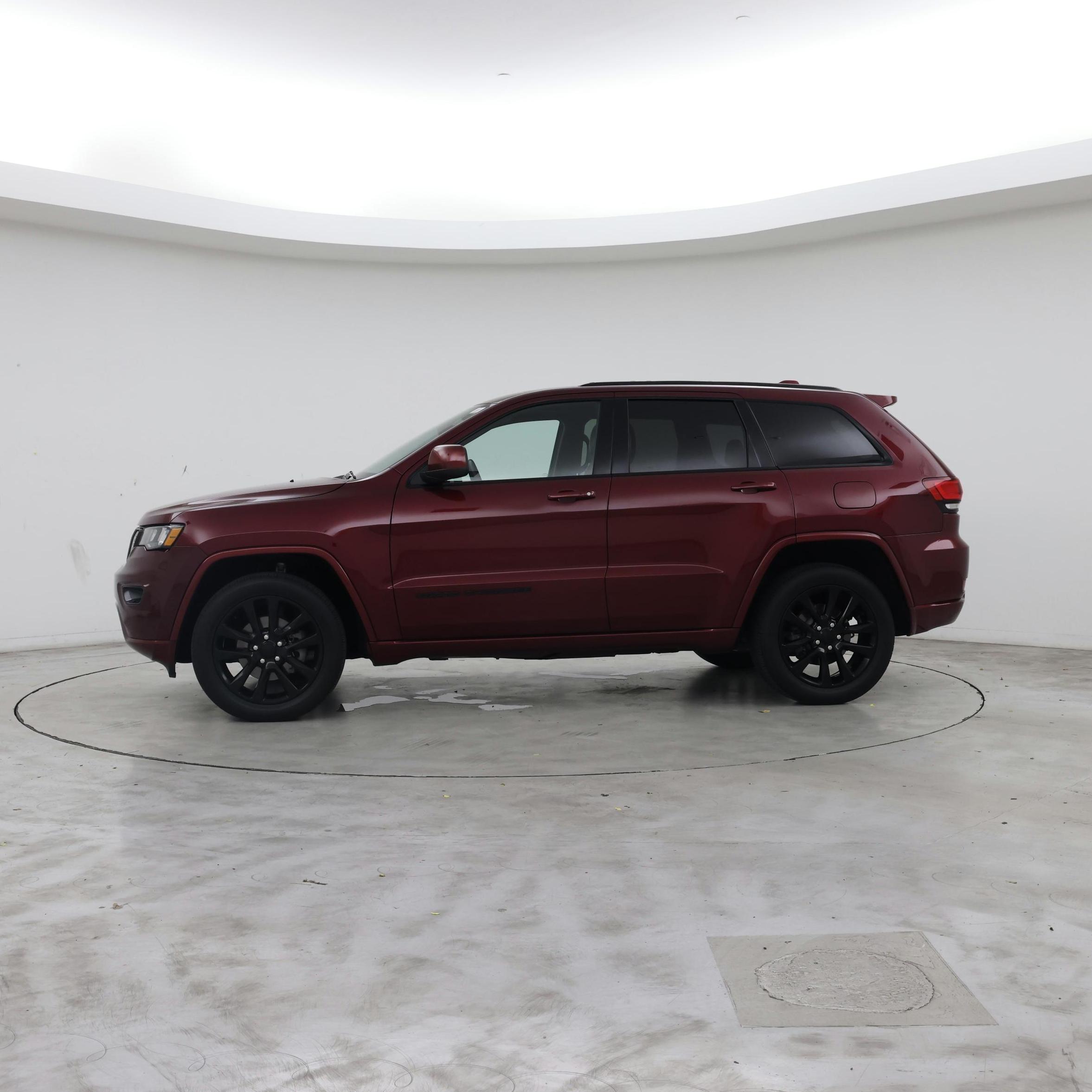 Thumbnail: 2018 Jeep Grand Cherokee - 3